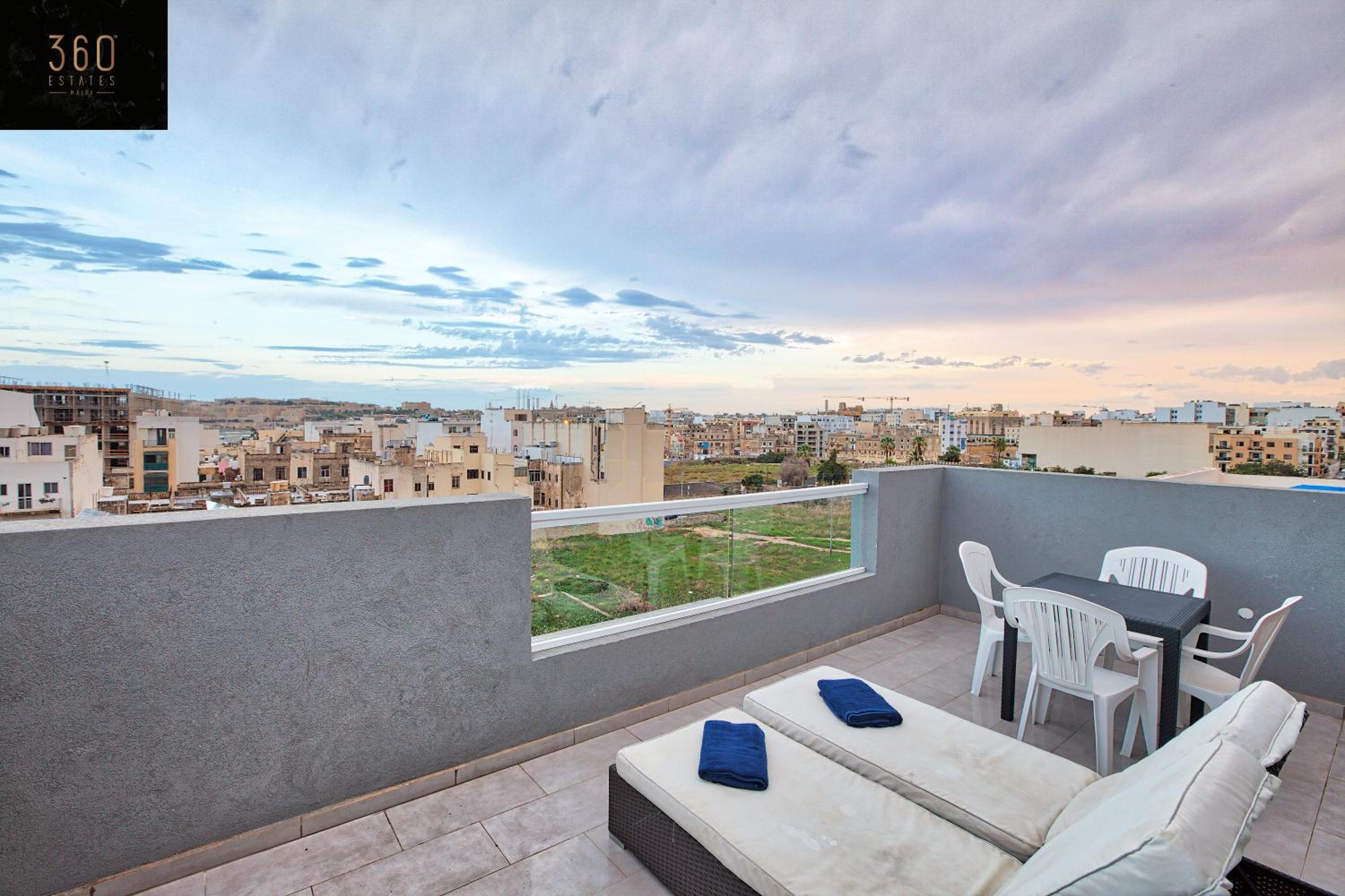 Beautiful, 2BR Penthouse with large balcony + BBQ by 360 Estates view 3