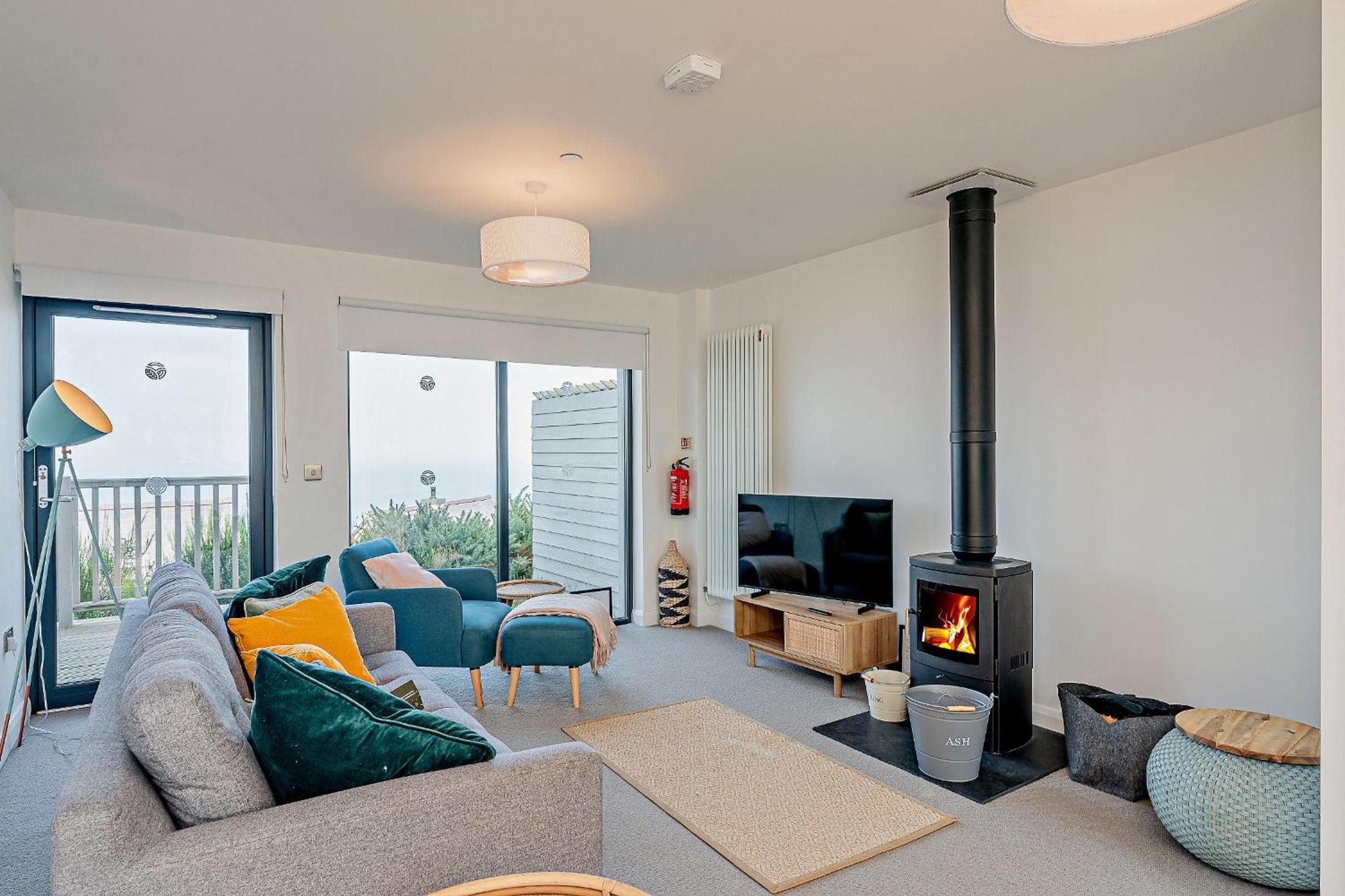 Residence 11 by Together Travel - Luxury 2-Bed Ground Floor Apartment view 4