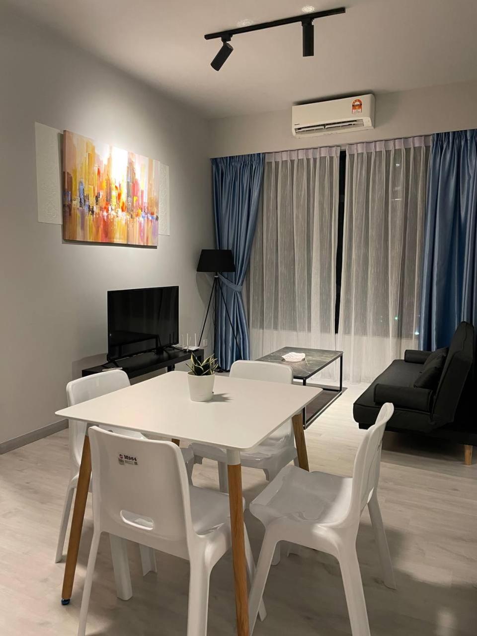 Jesselton Quay by Peach 2BR Seaview High Floor photo 7