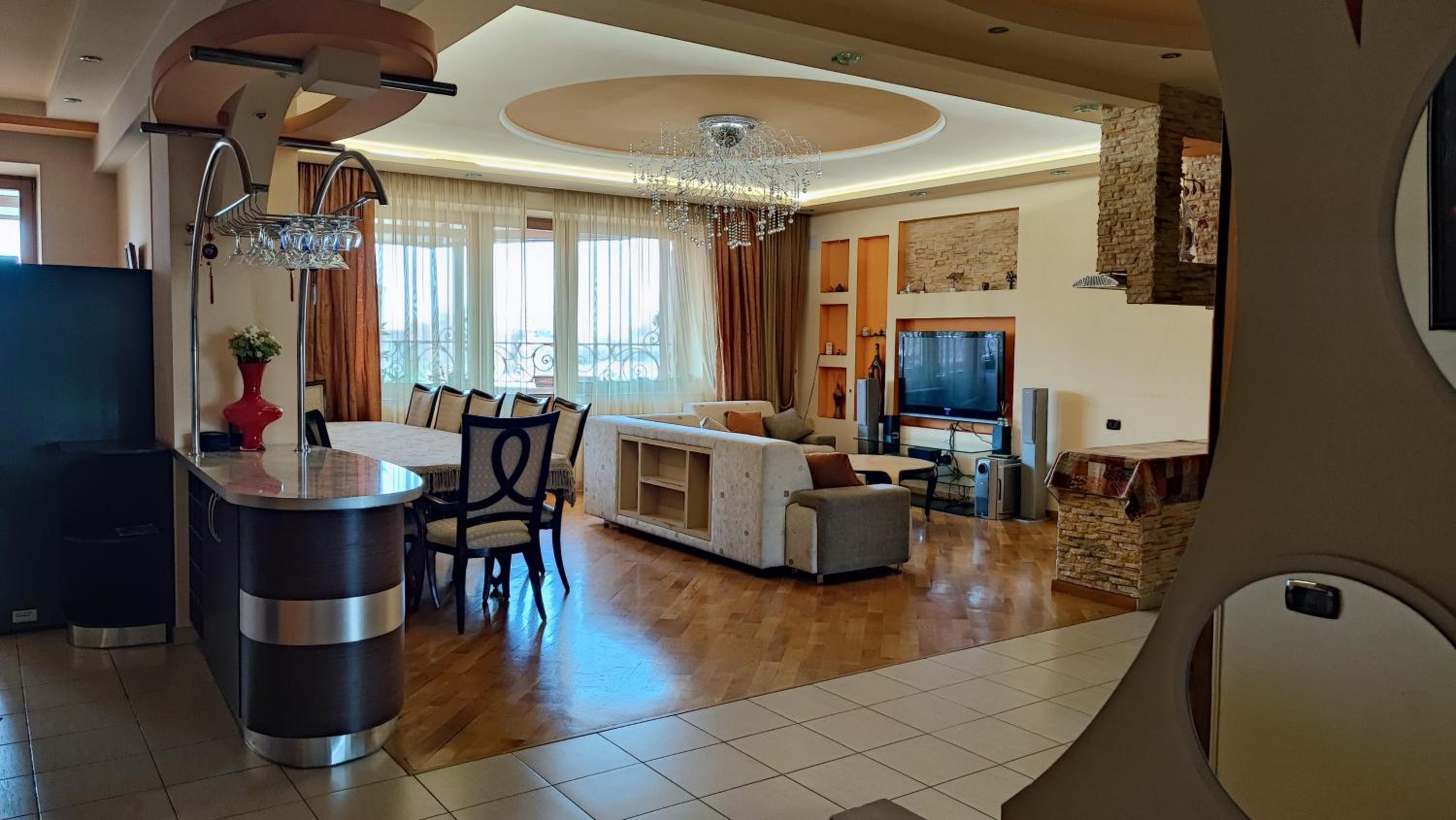 Luxury Apartment in the City Heart