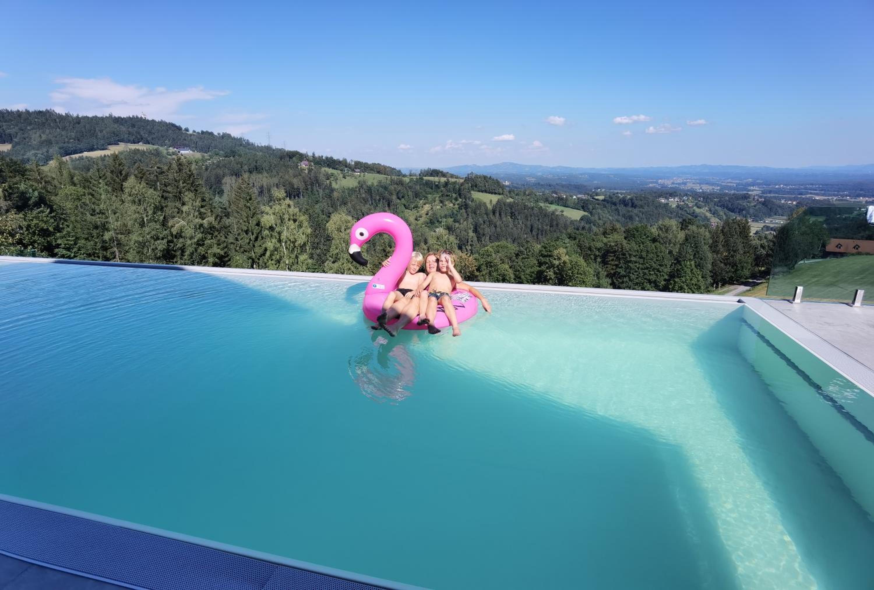 Chalet-Südsteiermark - traumhafte Aussicht, Infinity Pool, Privatsphäre, Klima und de-luxe Ausstattung