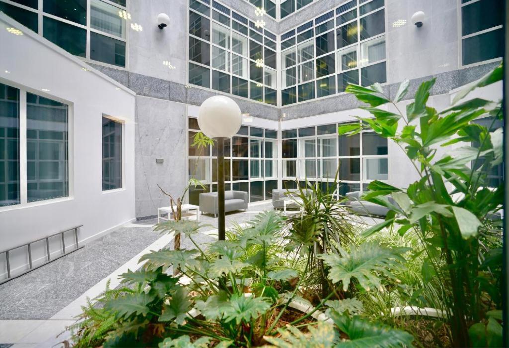 Bayard Plaza 1 Bedroom Modern Spacious Apartment view 3