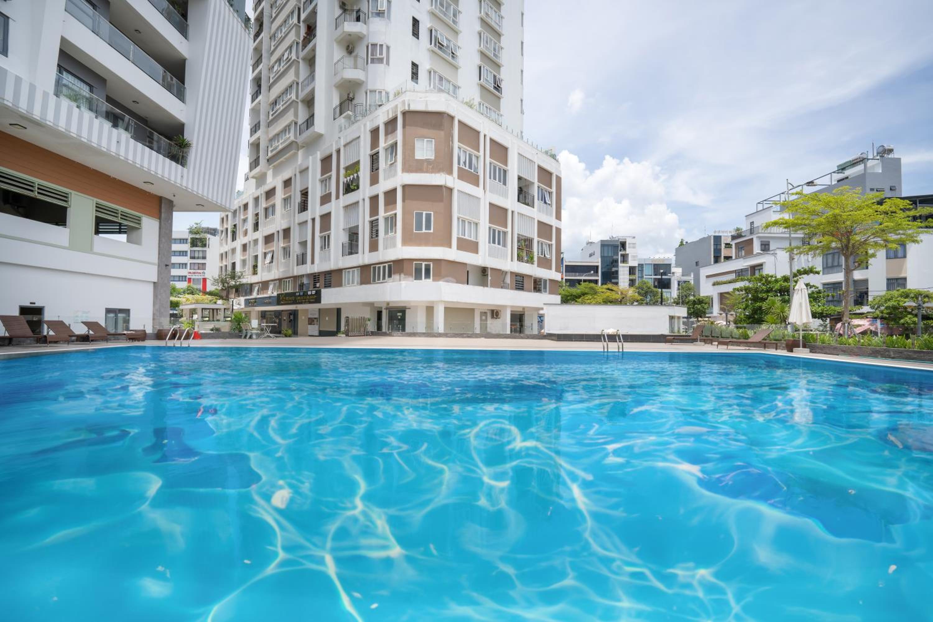 Luxmaison - 3 bedroom Apartment with Dragon Bridge view