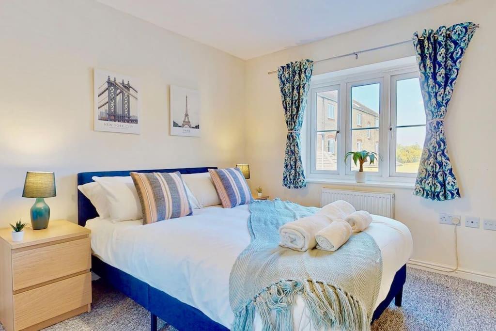 Super Quiet 4 Bed Family House in Gravesend view 4