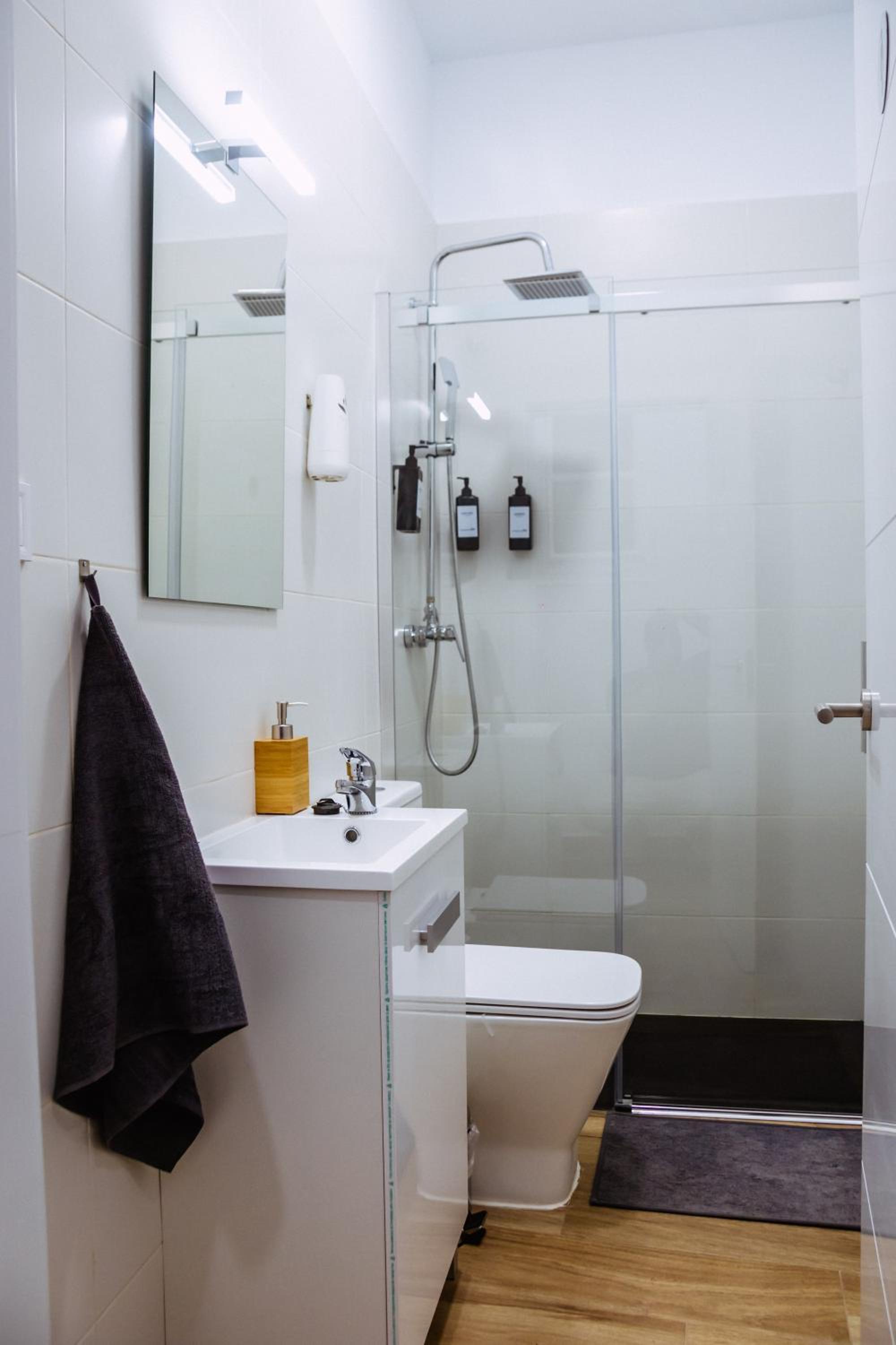 Triana Riverside Guesthouse