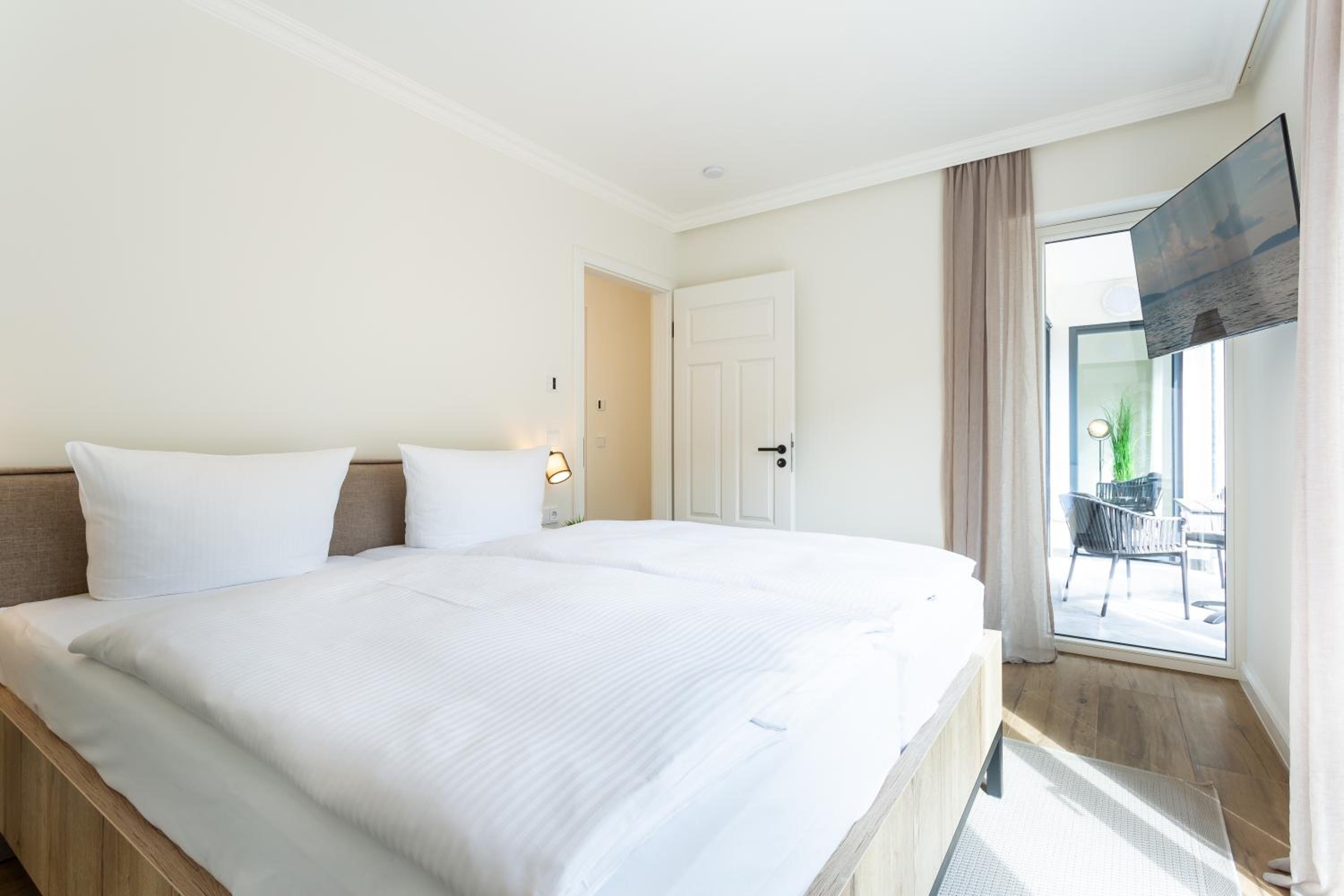 Villa Chloe Binz Appartements exklusiv in Top Lage mit Strandkorb am Strand