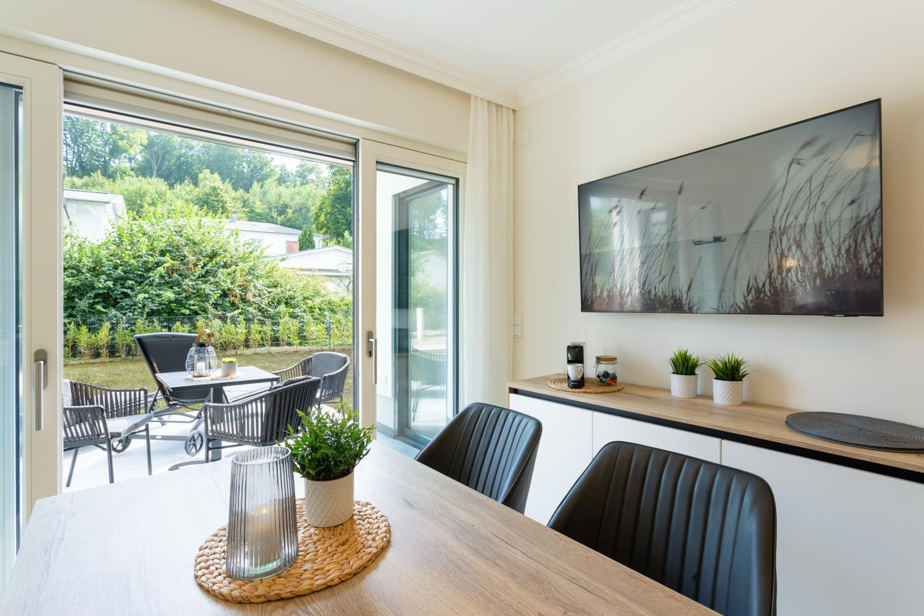 Villa Chloe Binz Appartements exklusiv in Top Lage mit Strandkorb am Strand