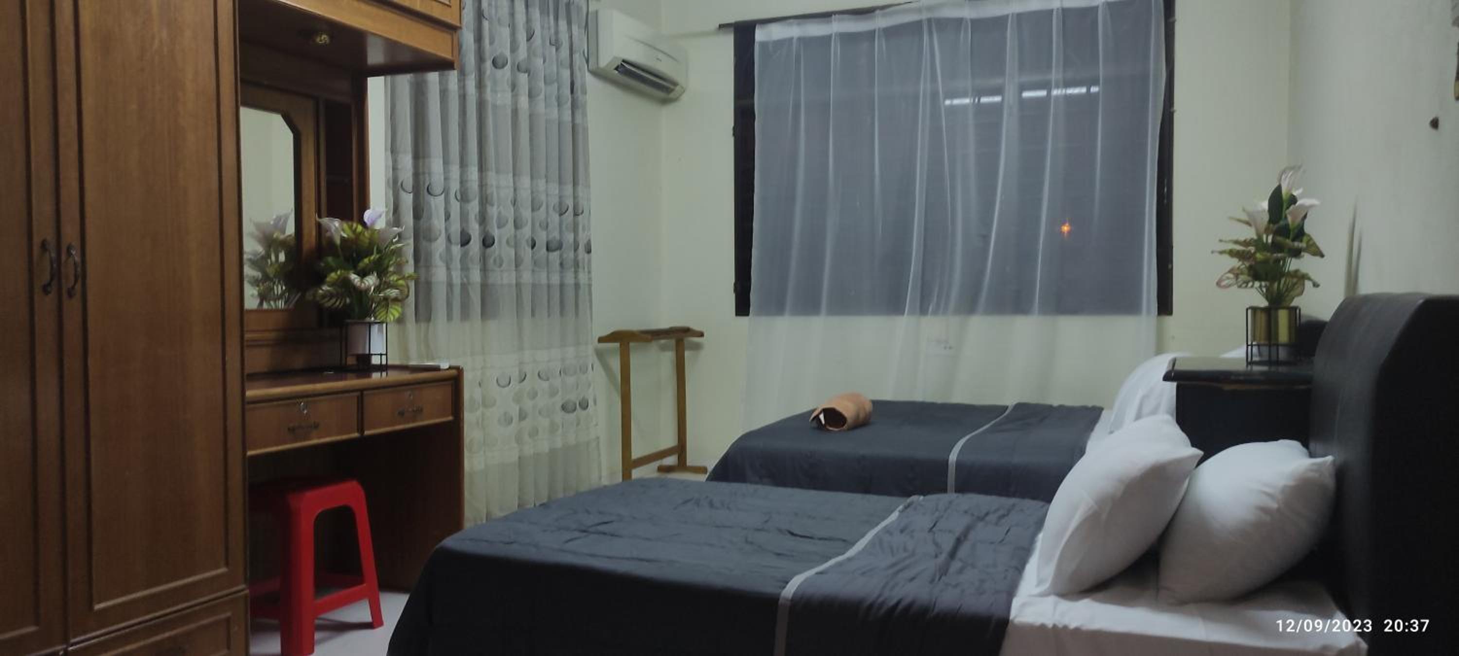HOMESTAY ALORSETAR TOWNCENTRE by ASTARILA GUESTHOUSE-AmanCentral -iSLAM SAHAJA - 2storey Banglo, Private Pool, BBQ area & sports - max 30pax photo 4