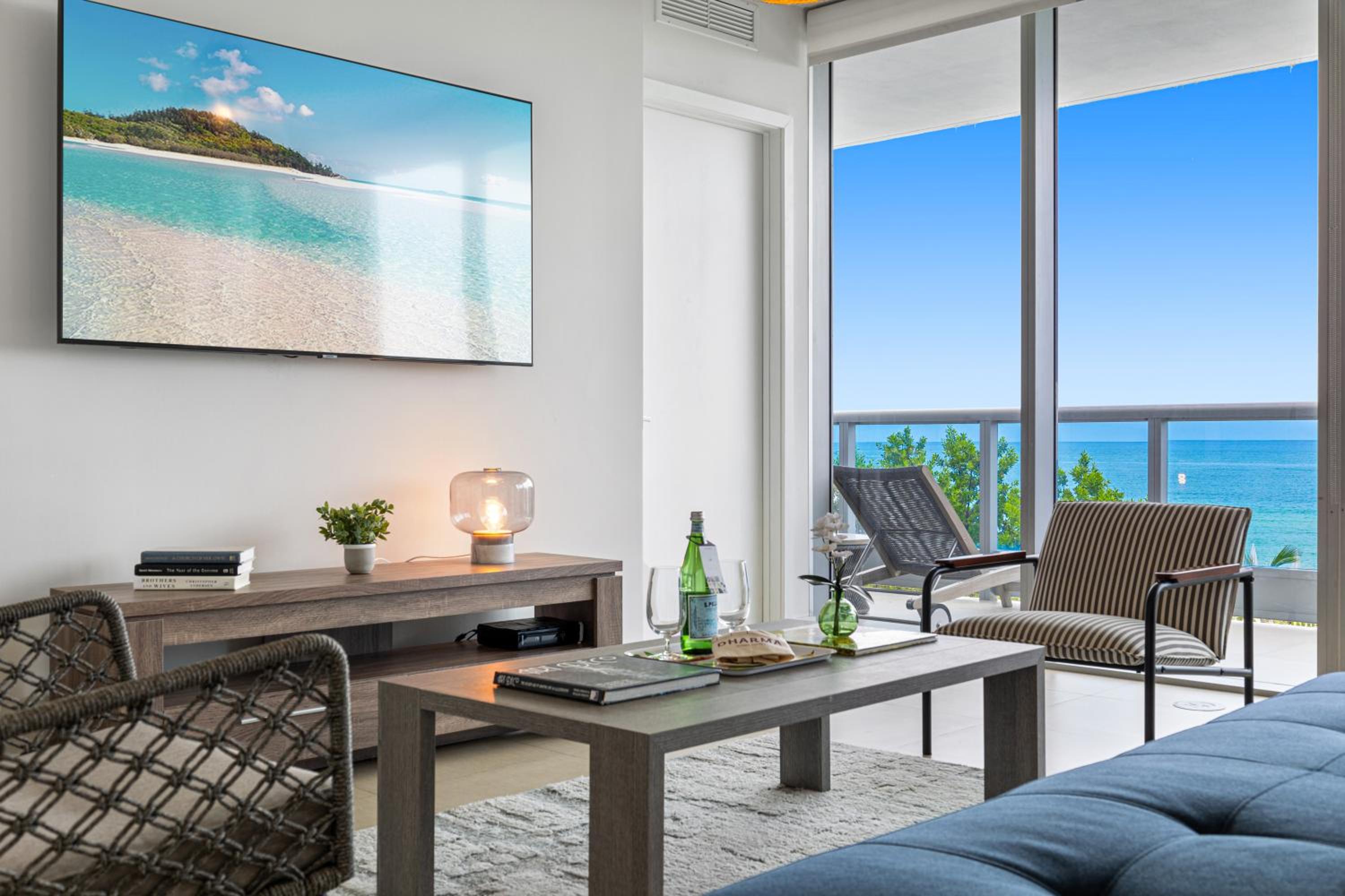 Dharma Home Suites Miami Beach at Monte Carlo