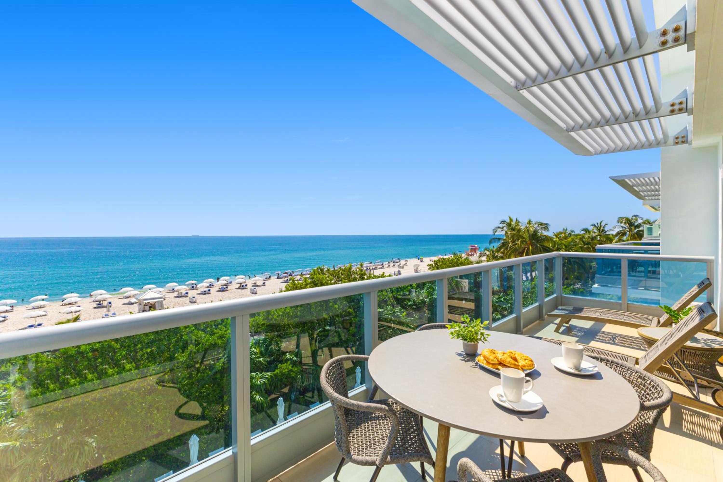 Dharma Home Suites Miami Beach at Monte Carlo