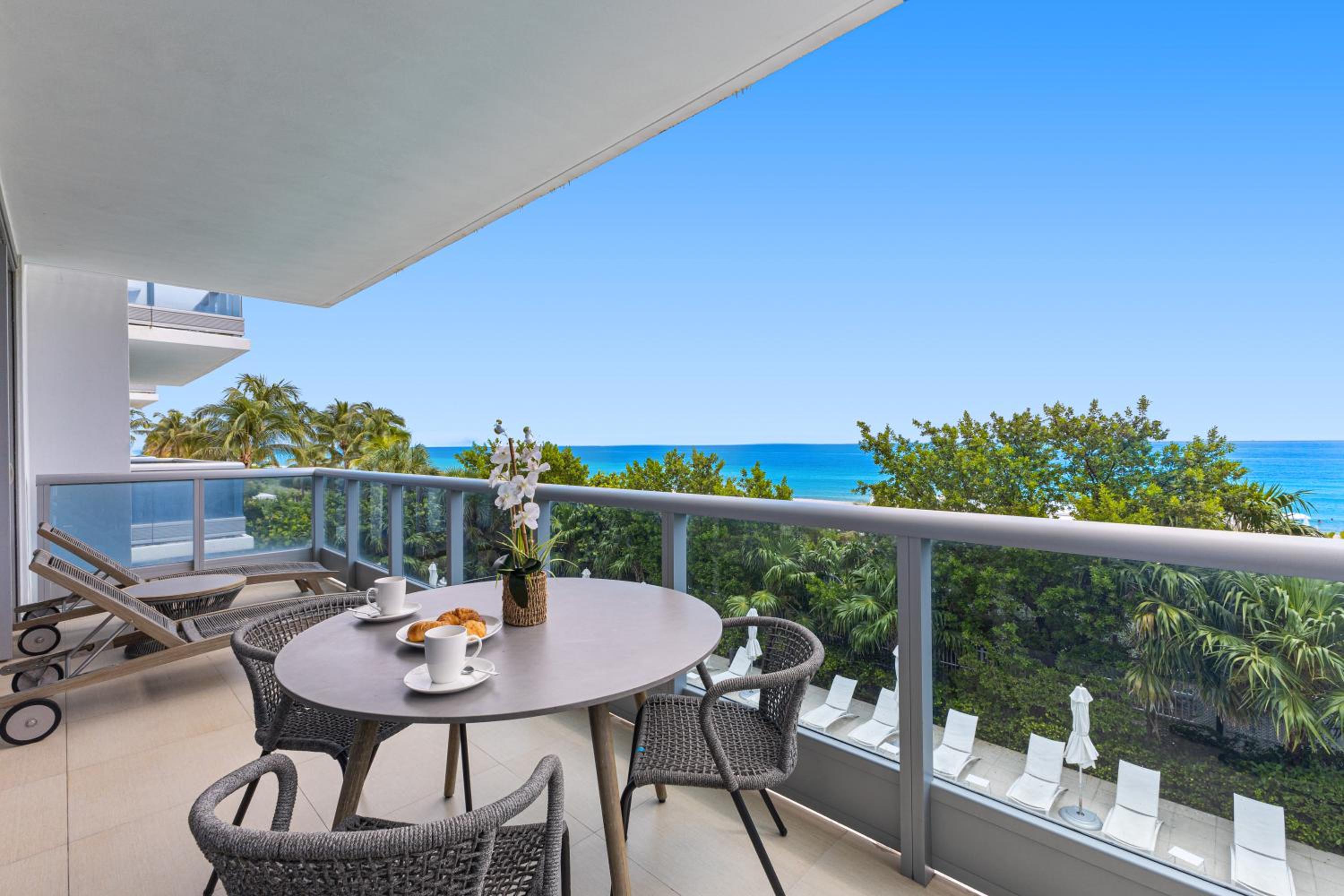 Dharma Home Suites Miami Beach at Monte Carlo
