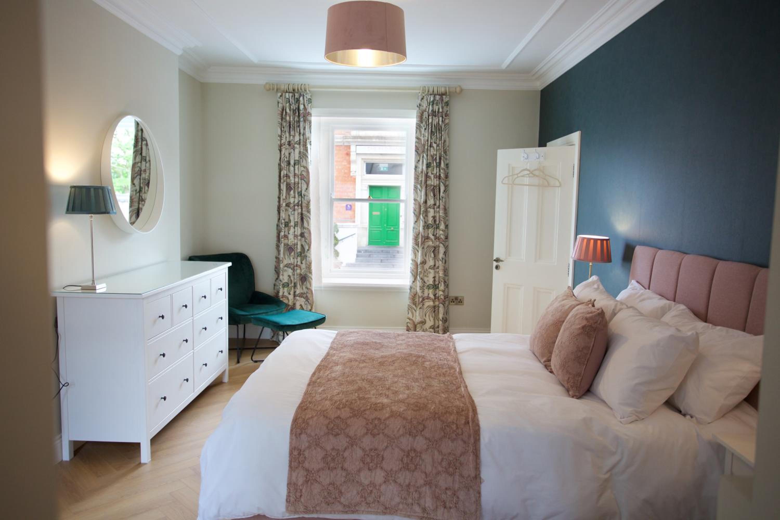 Townhouse Stay - St George's Terrace view 4