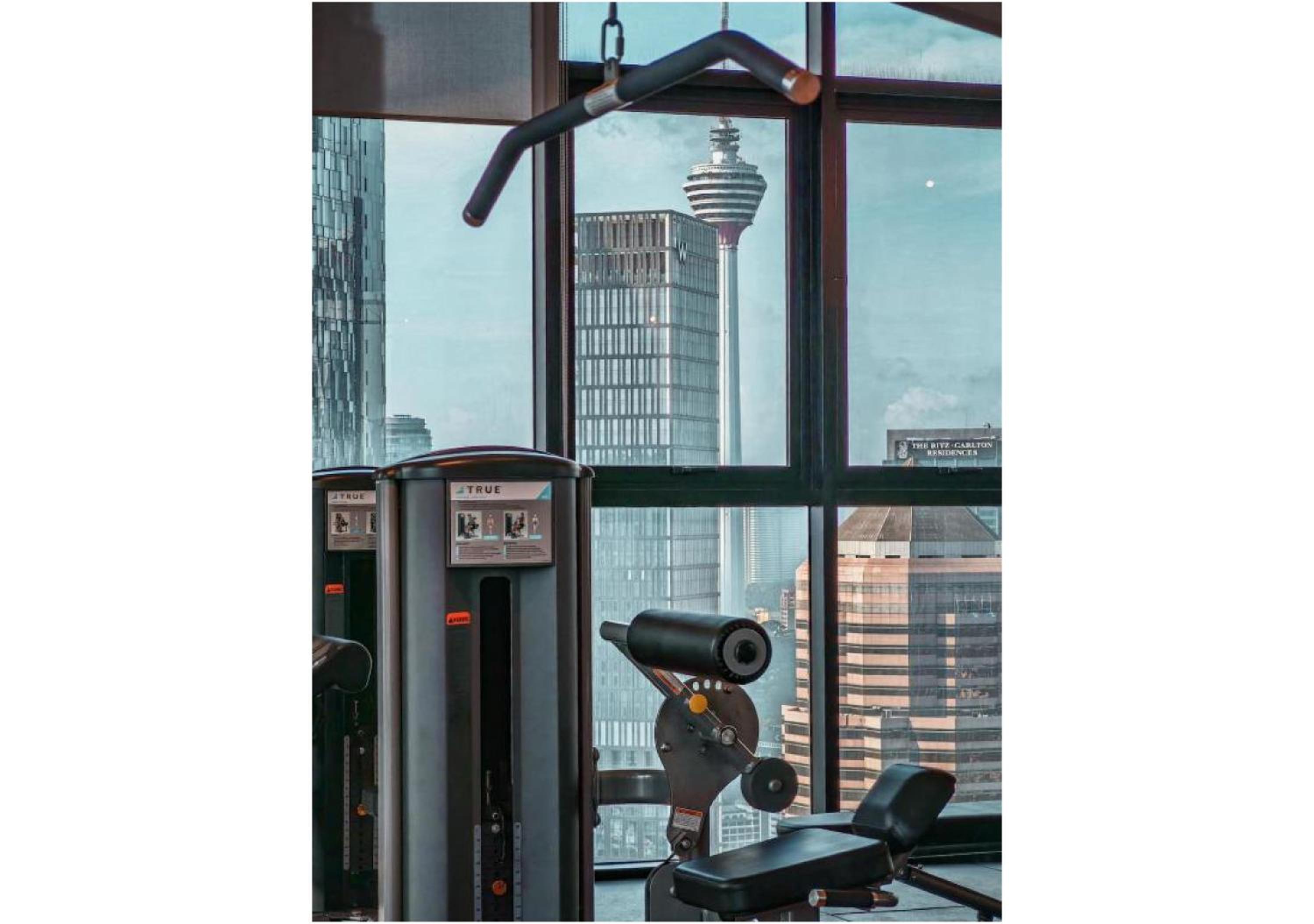 Scarletz Suites KLCC Twin Tower Infinity Pool by One39 KL