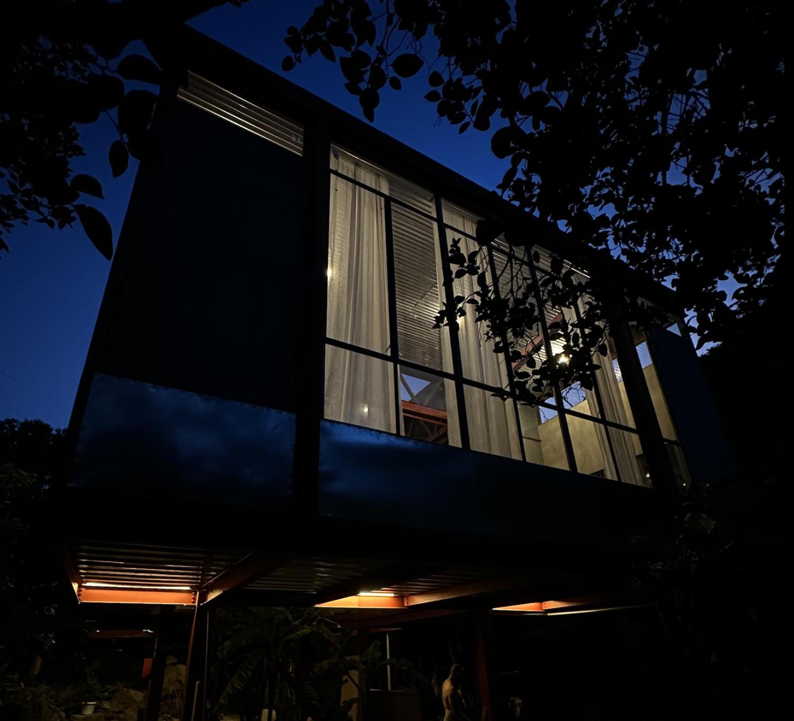 Red art house en reserva natural