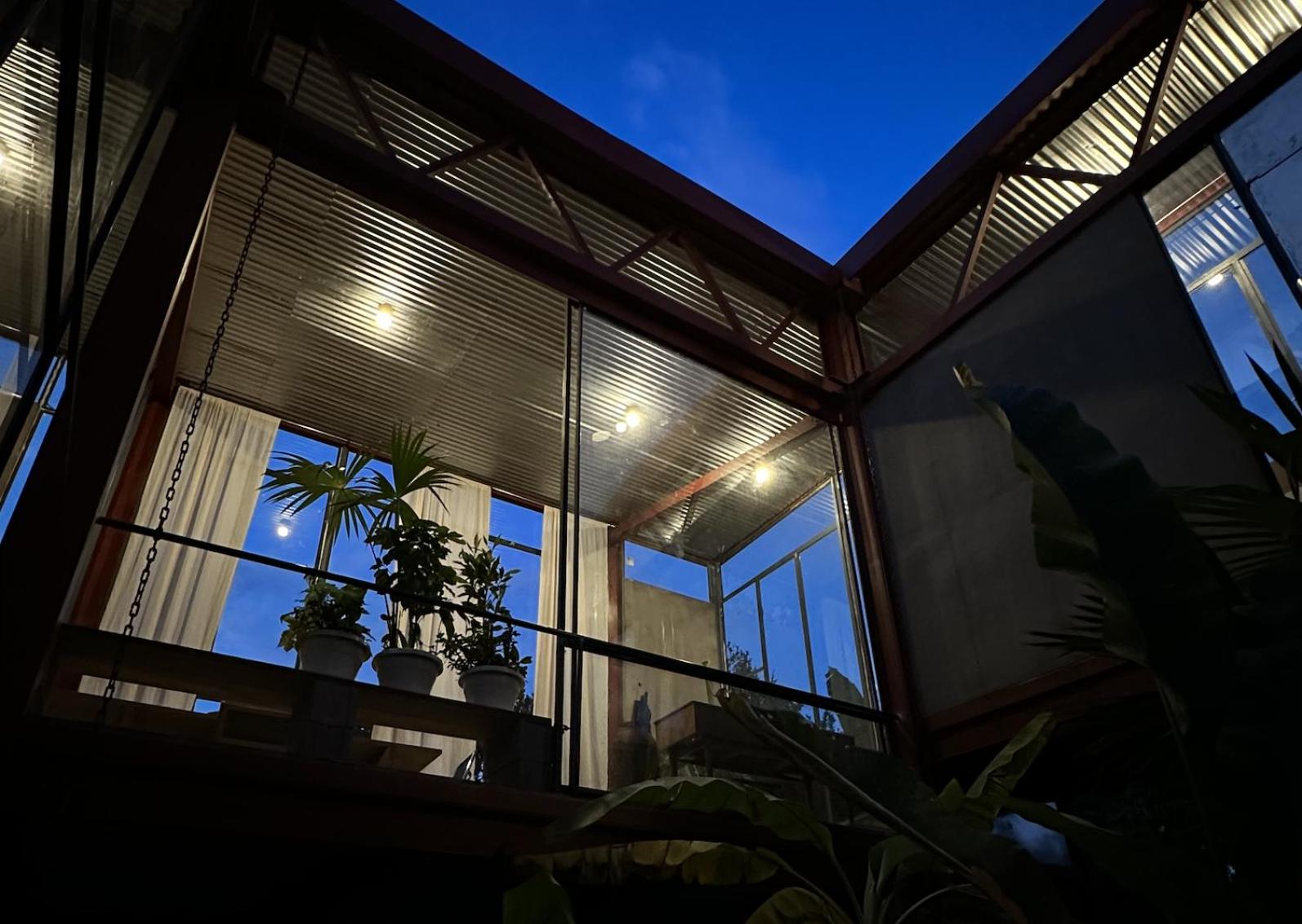 Red art house en reserva natural