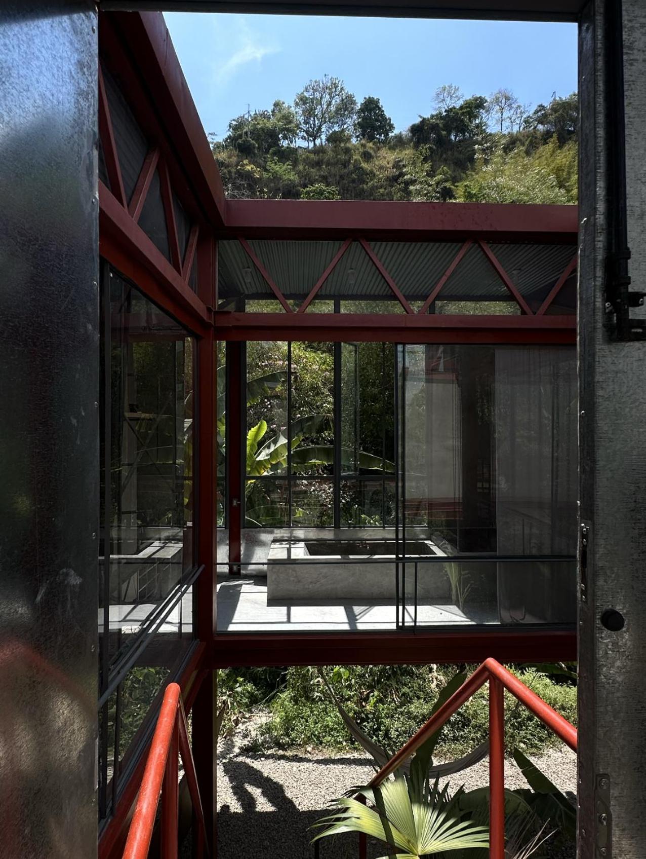 Red art house en reserva natural