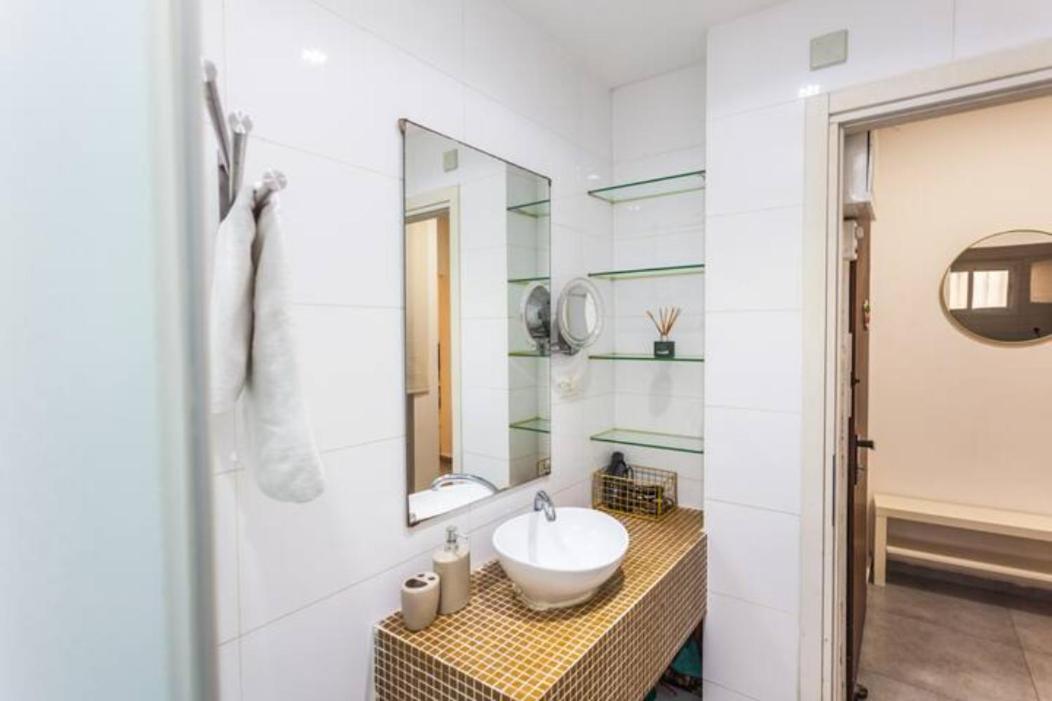 Lovley Apartment close to the beach and Carmel market view 4