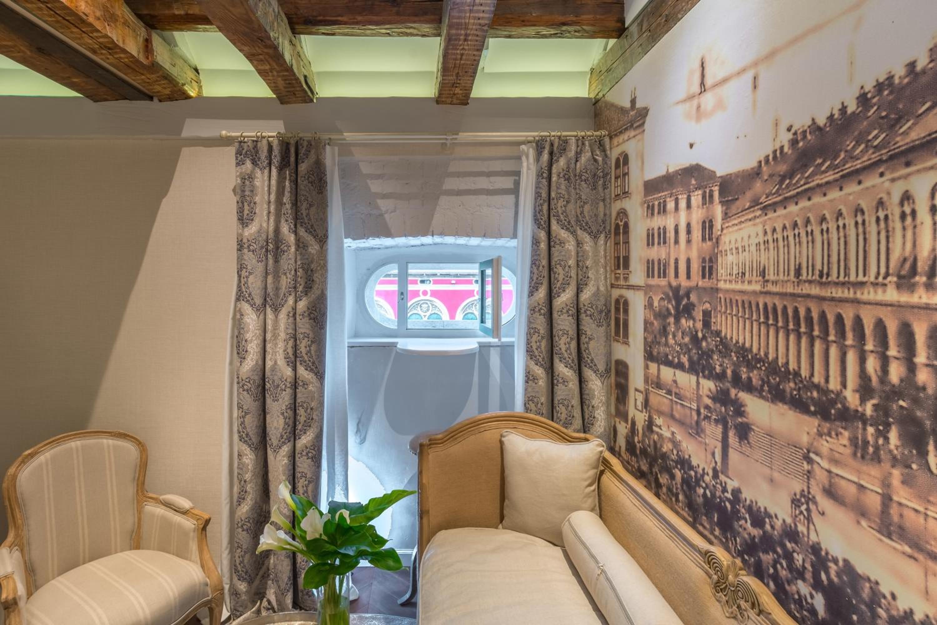Procurator 7 Luxury Rooms