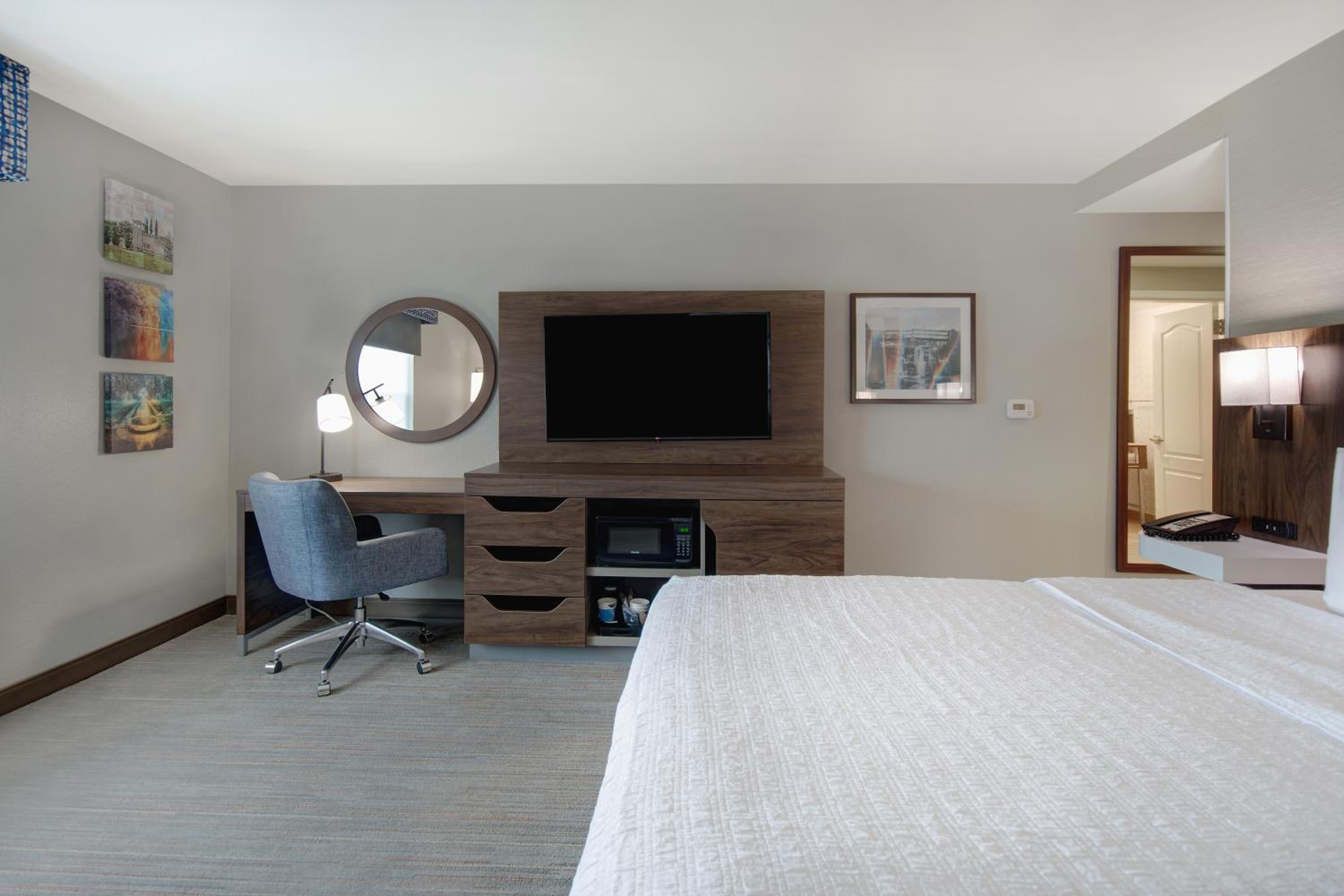 Hampton Inn Suites Yonkers - Property Image 22