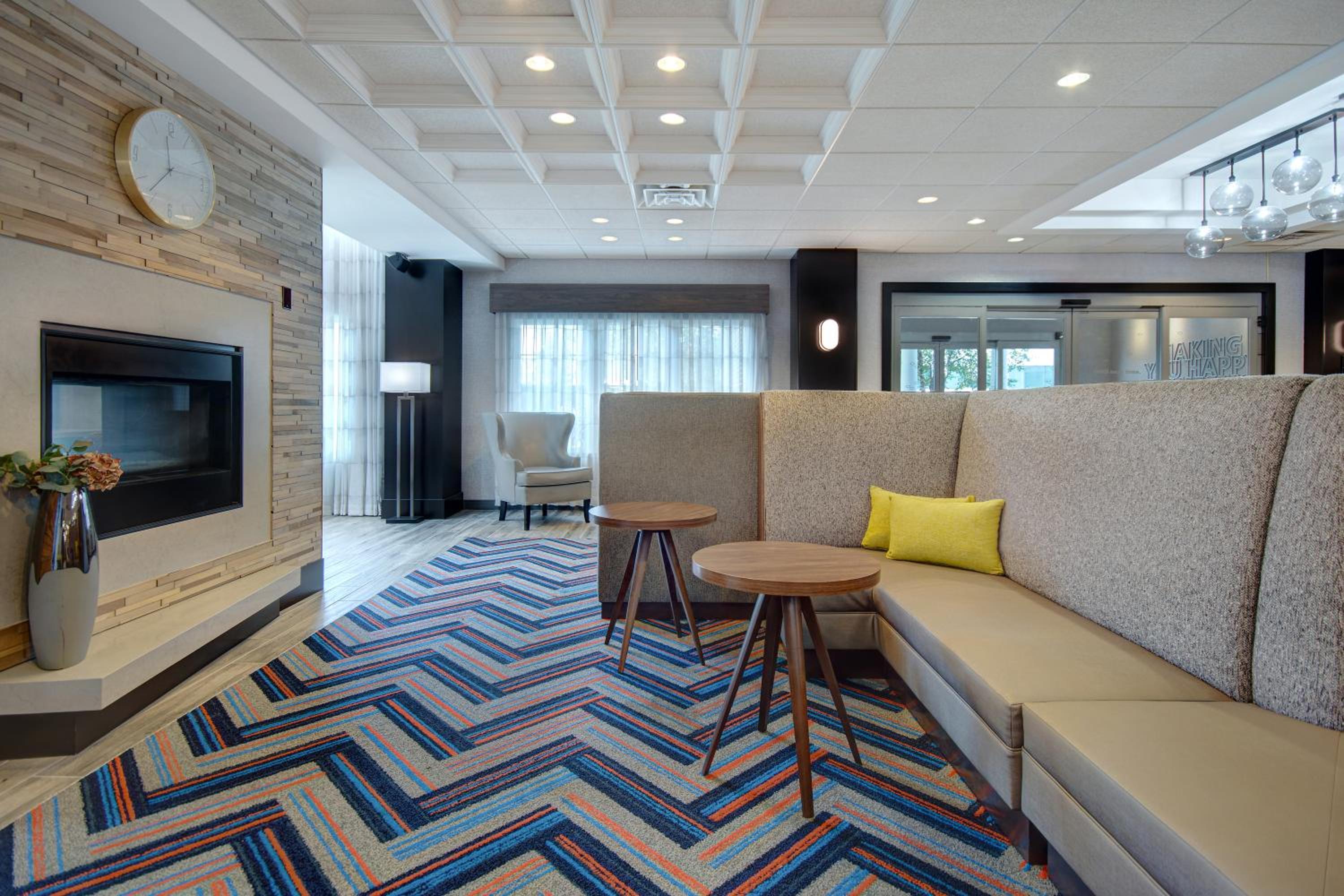 Hampton Inn  Suites Yonkers - Property Image 9