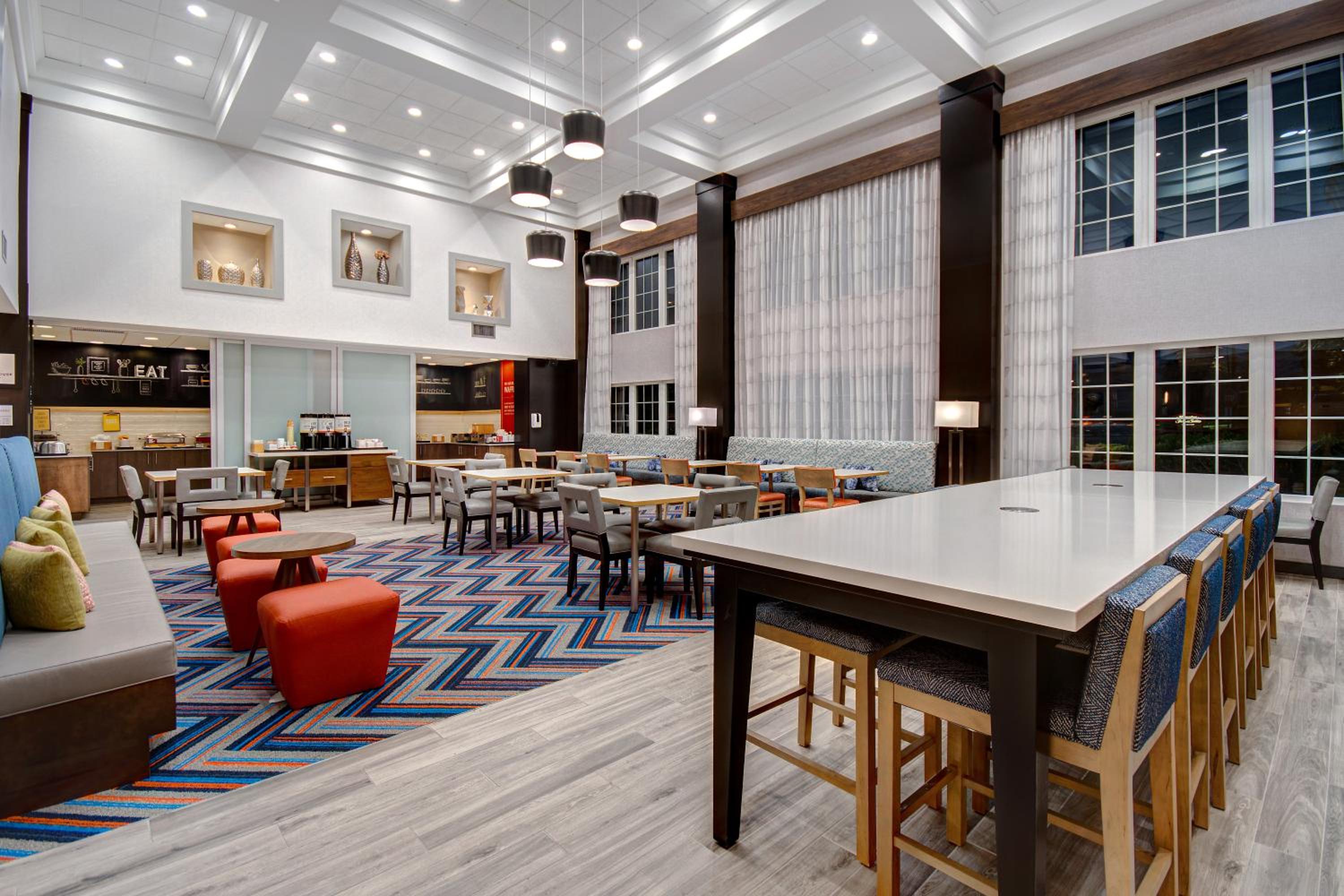 Hampton Inn  Suites Yonkers - Property Image 10