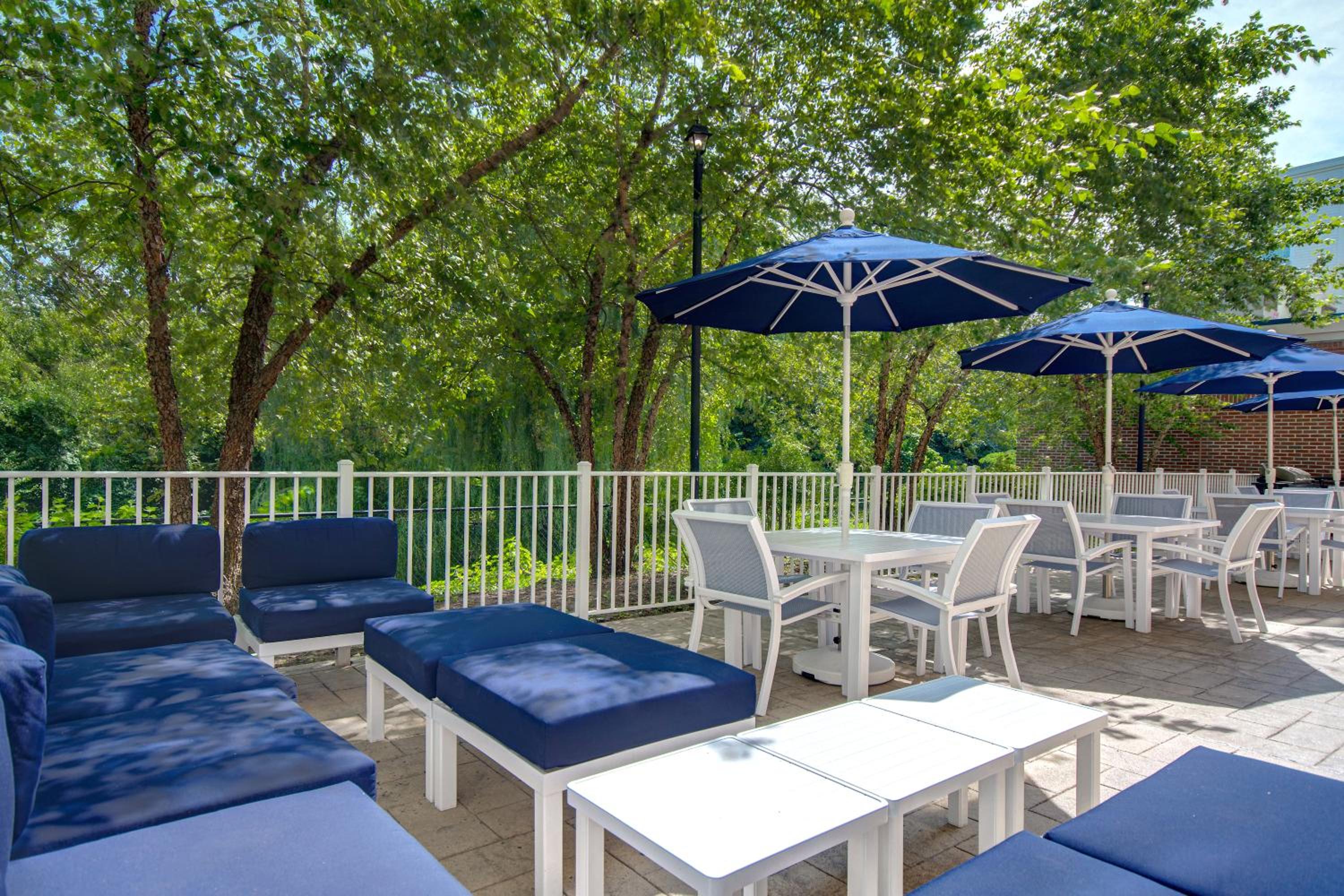 Hampton Inn Suites Yonkers - Property Image 15