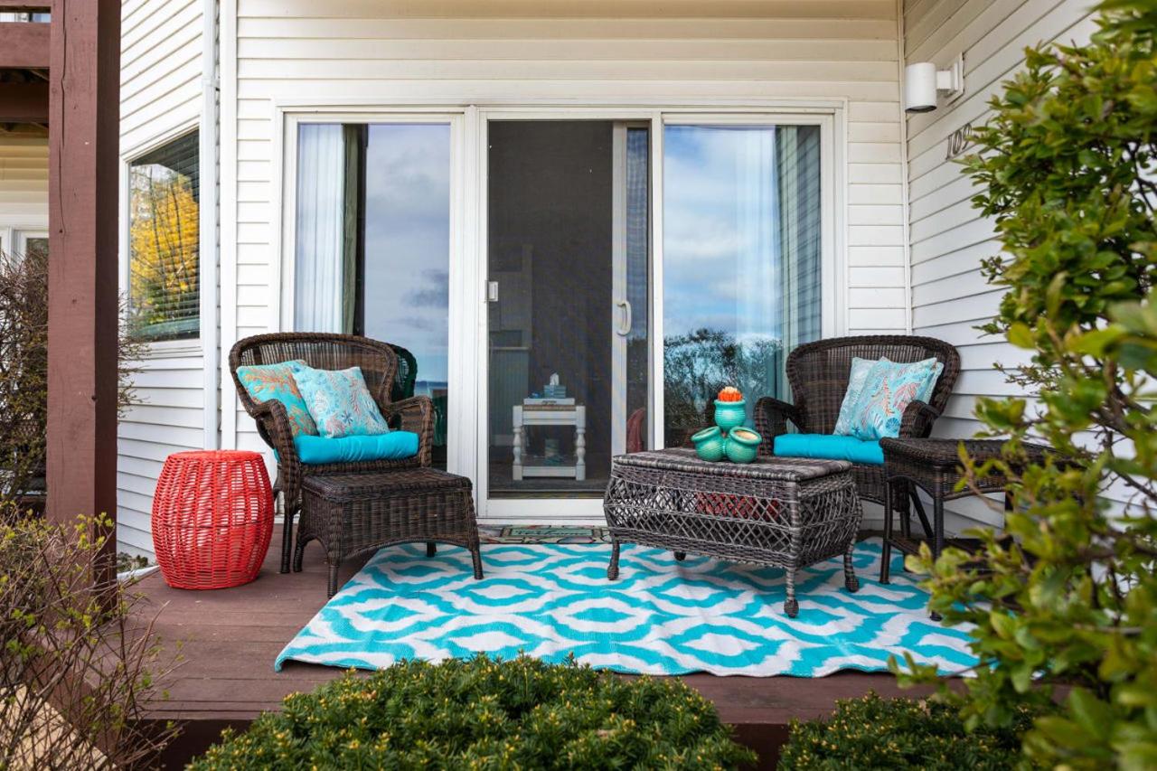 Beachside 109 with Direct Beach Access Pool and Hot Tub view 2