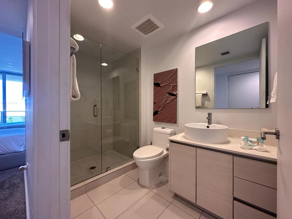 Studio with 2 Full Beds, Perfect Beach Location