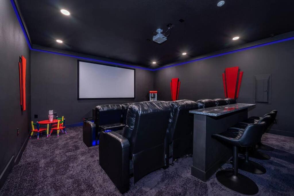 EPIC 10min Disney Fun Villa, Mini Golf, Arcade, Theater