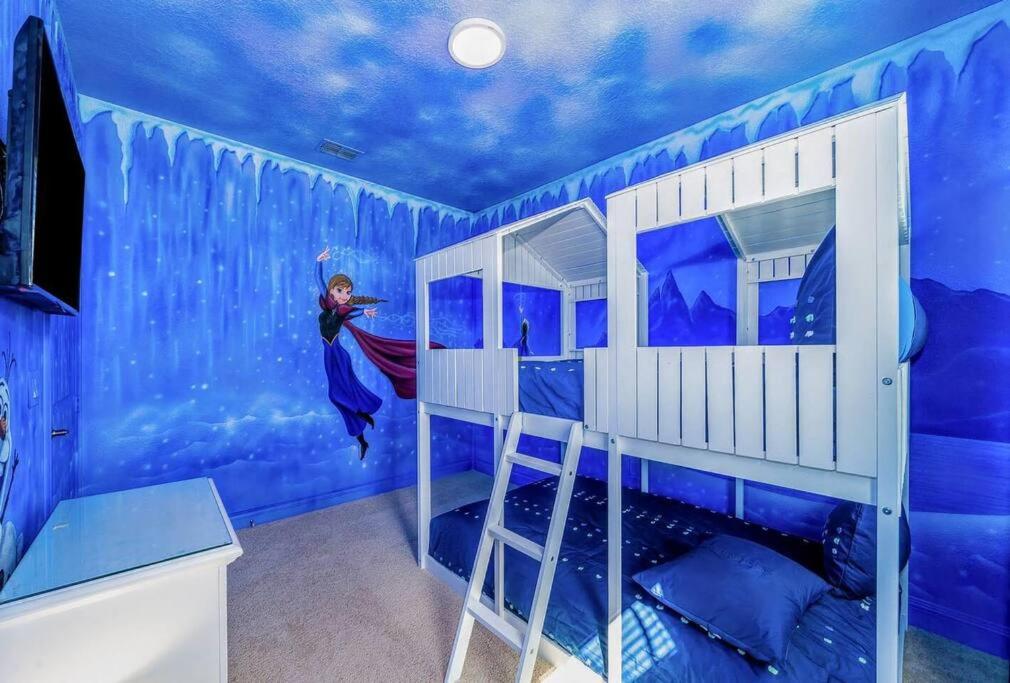 EPIC 10min Disney Fun Villa, Mini Golf, Arcade, Theater