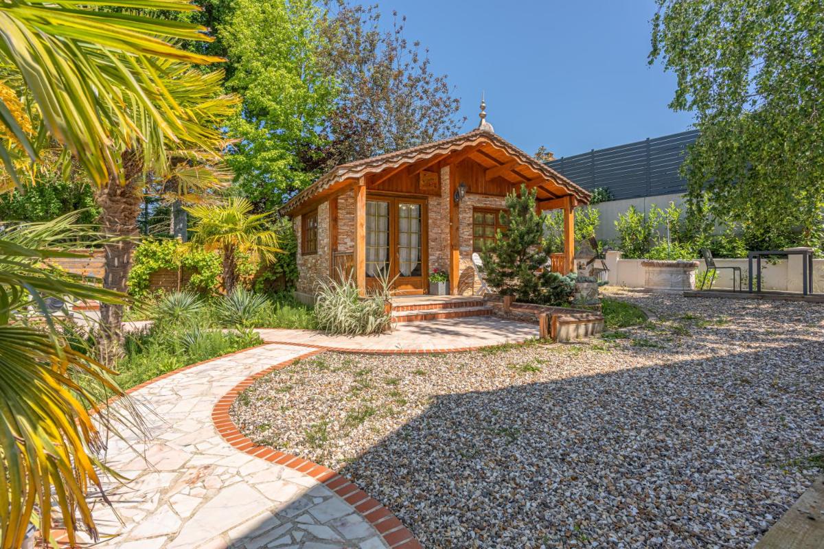 Montevrain Cottage view 2