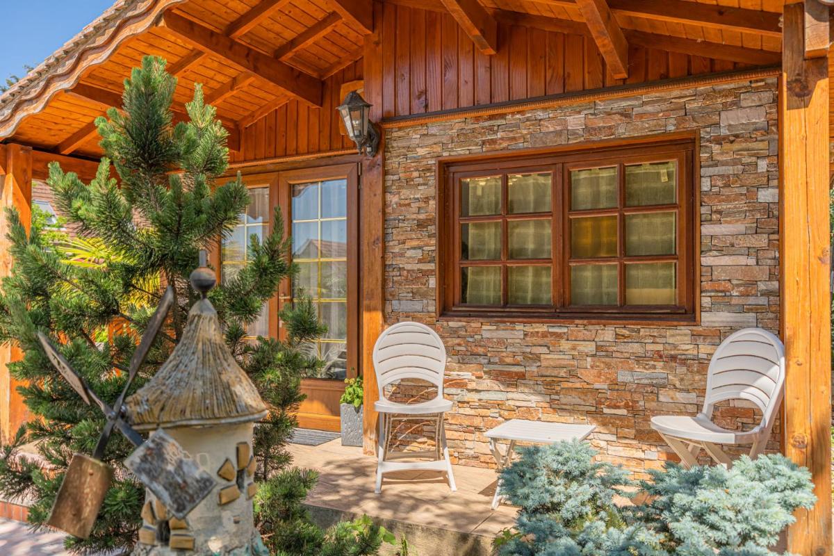 Montevrain Cottage view 4