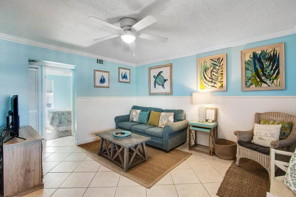 Private Beach Access With Pool and 2-MIn Walk to Beach