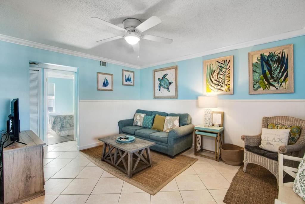 Private Beach Access With Pool and 2-MIn Walk to Beach