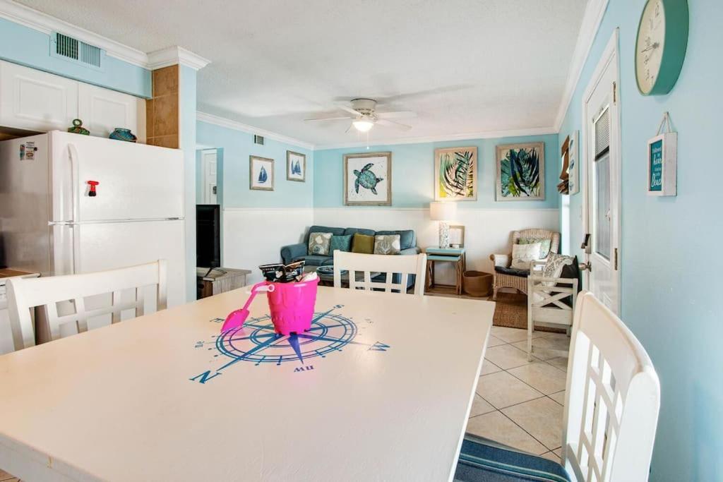 Private Beach Access With Pool and 2-MIn Walk to Beach