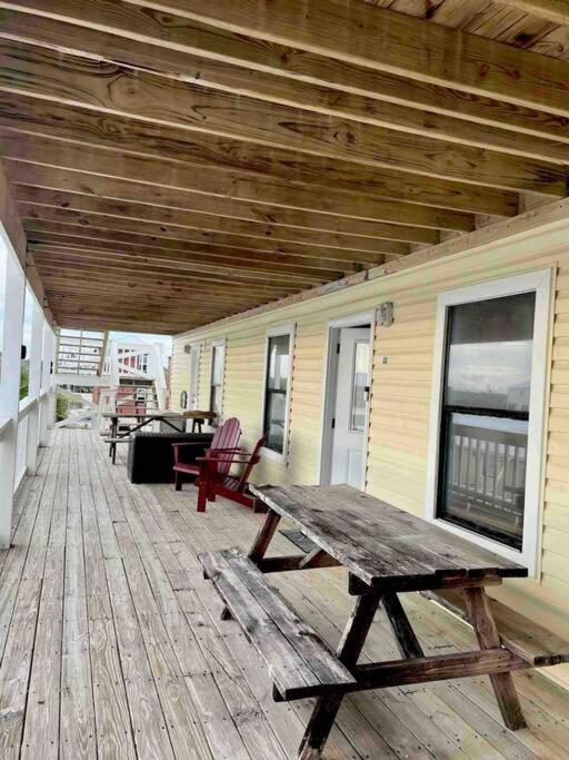 Private Beach Access With Pool and 2-MIn Walk to Beach