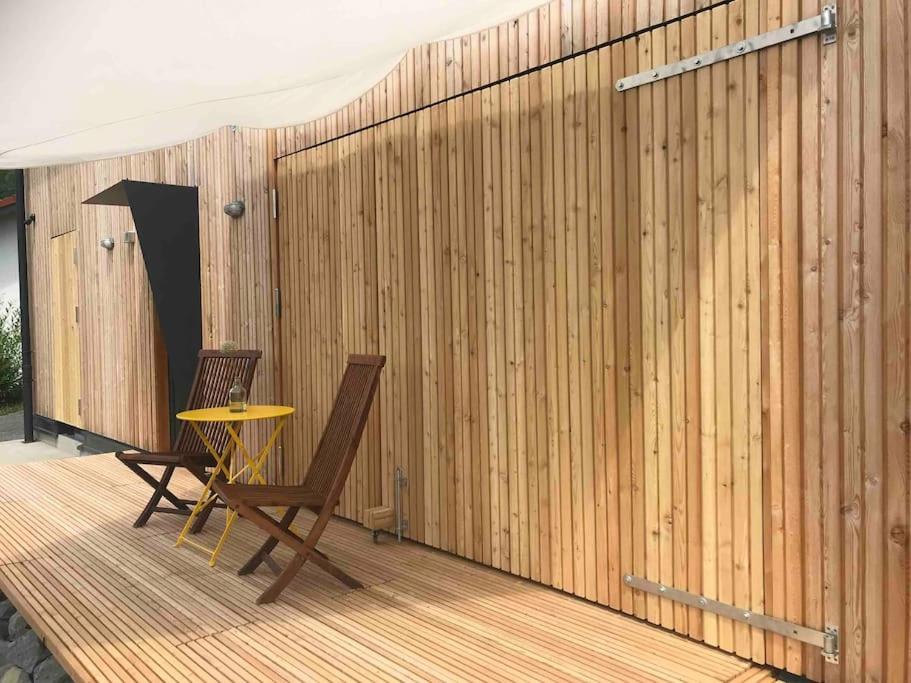 Modernes, ökologisches Design Ferienhaus in der Eifel Vulkaneifel I 2 Schlafzimmer, Sauna, Yoga & Kaminofen, schnelles WLAN & Arbeitsplatz