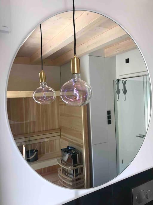 Modernes, ökologisches Design Ferienhaus in der Eifel Vulkaneifel I 2 Schlafzimmer, Sauna, Yoga & Kaminofen, schnelles WLAN & Arbeitsplatz