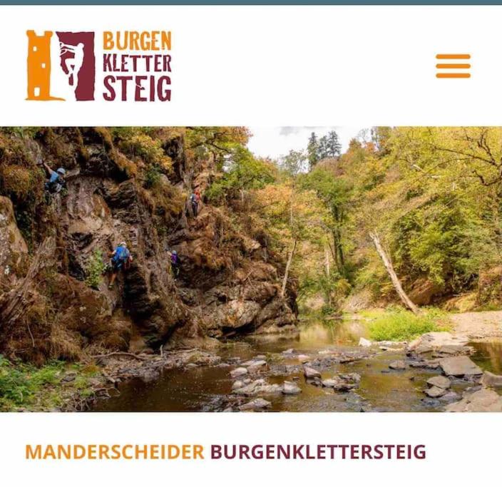 Modernes, ökologisches Design Ferienhaus in der Eifel Vulkaneifel I 2 Schlafzimmer, Sauna, Yoga & Kaminofen, schnelles WLAN & Arbeitsplatz