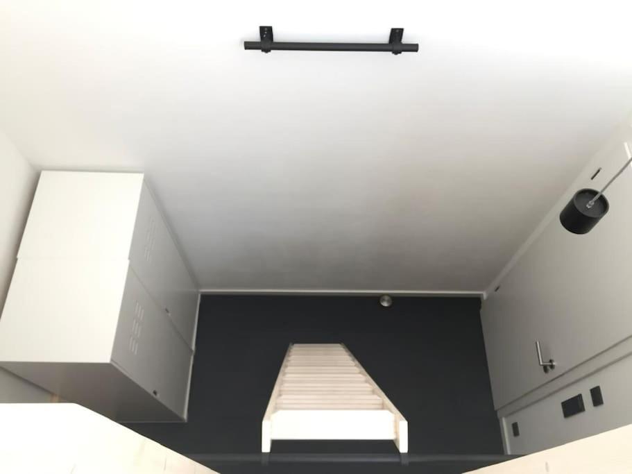 Modernes, ökologisches Design Ferienhaus in der Eifel Vulkaneifel I 2 Schlafzimmer, Sauna, Yoga & Kaminofen, schnelles WLAN & Arbeitsplatz