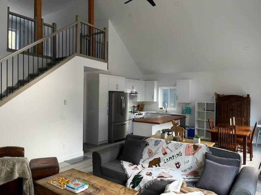 Stunning 5-bed Retreat in Sunshine Valley