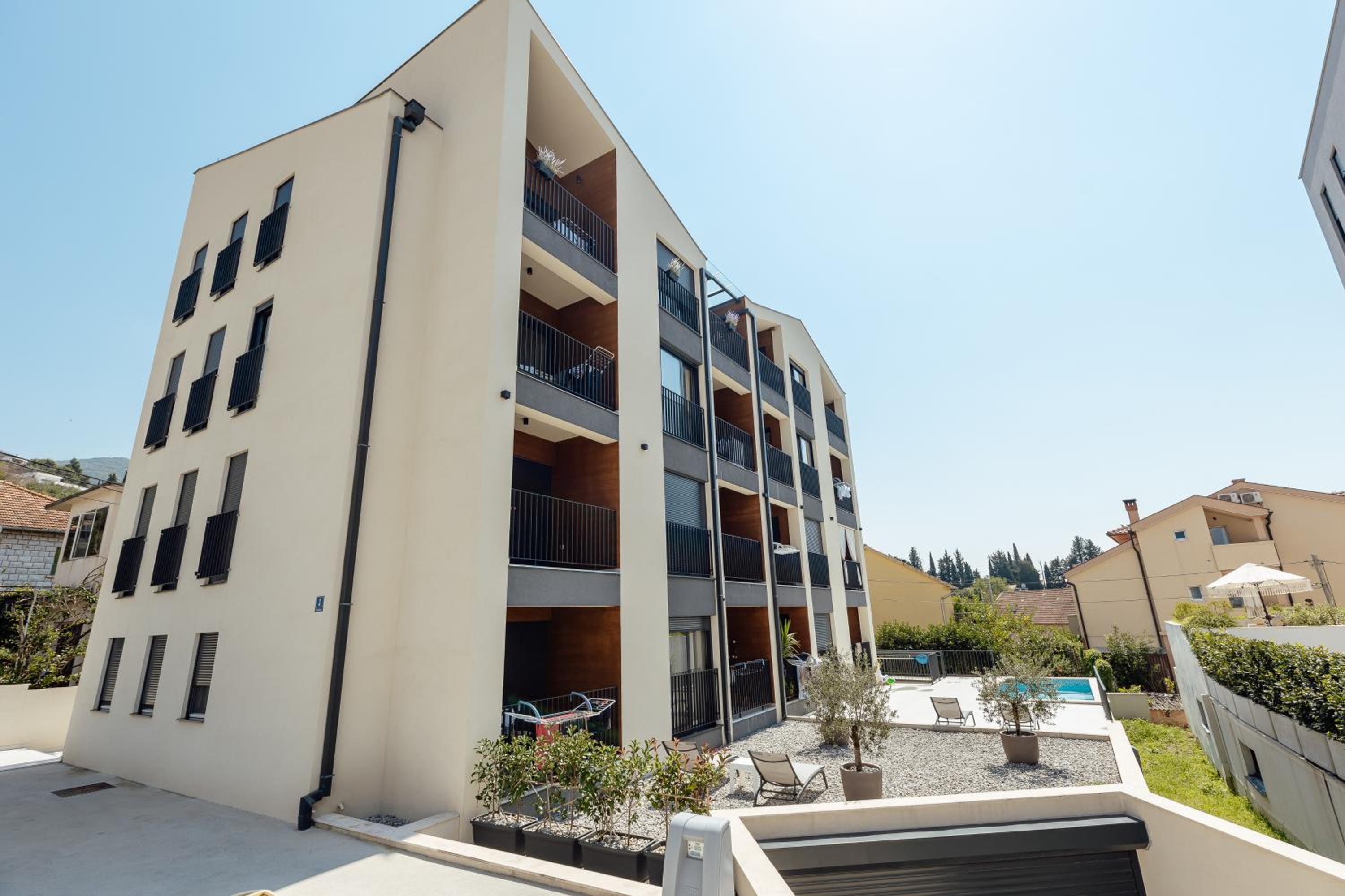 Pool résidence apartment Tivat