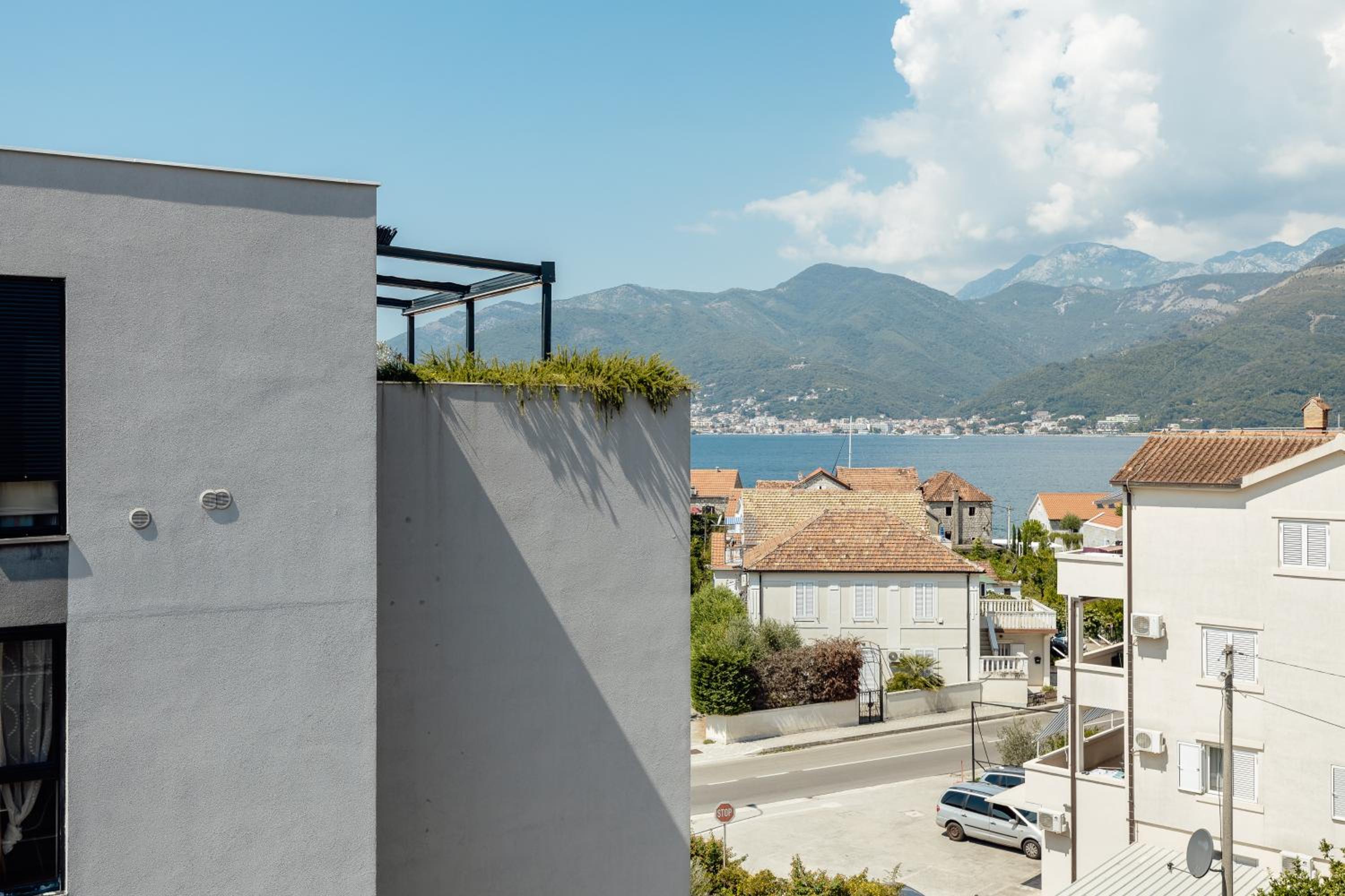 Pool résidence apartment Tivat