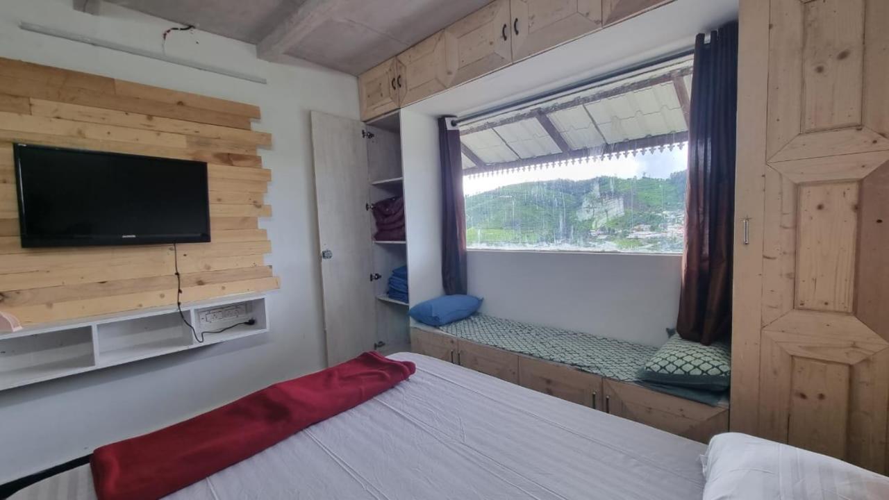 Sandiago Villa 2 Bhk House - Only Bachelors Adults view 3