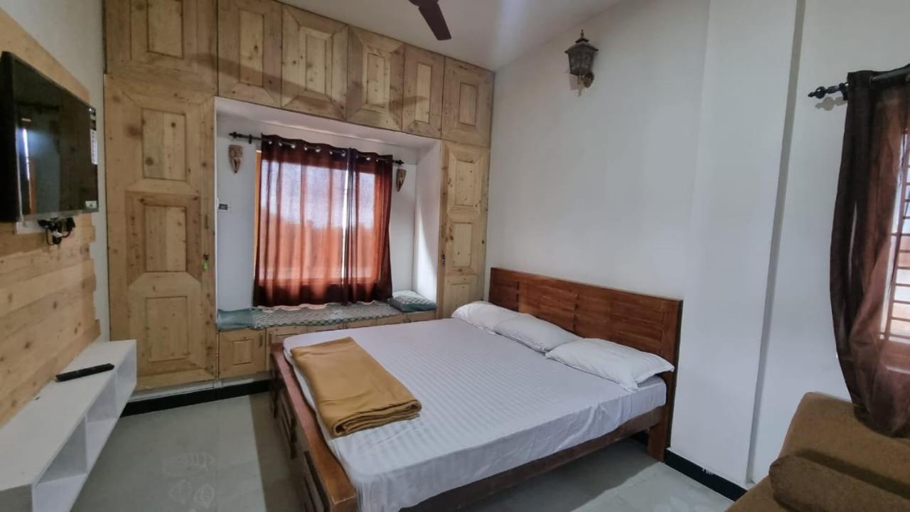 Sandiago Villa 2 Bhk House - Only Bachelors Adults view 4