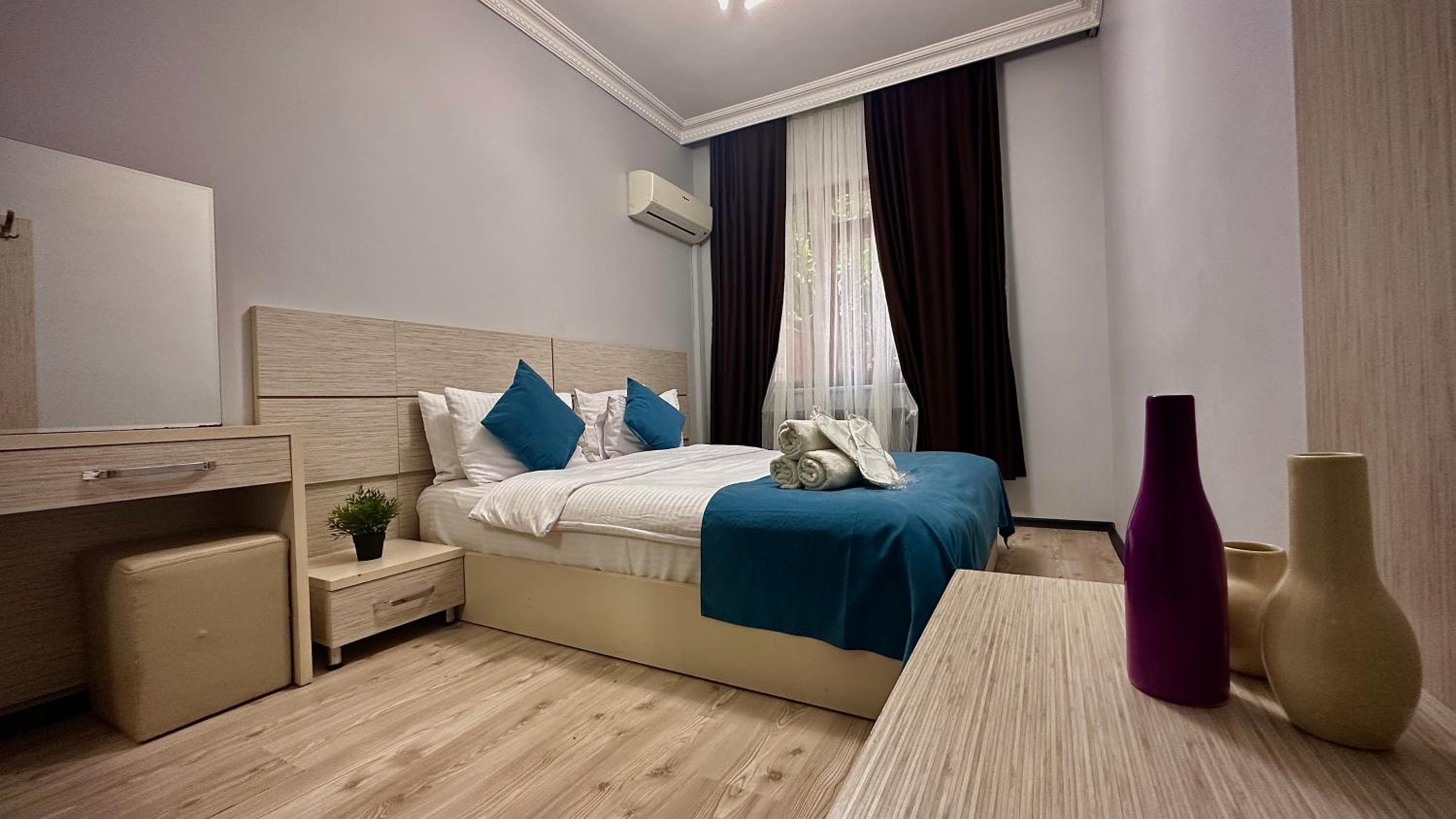 Overland Residence