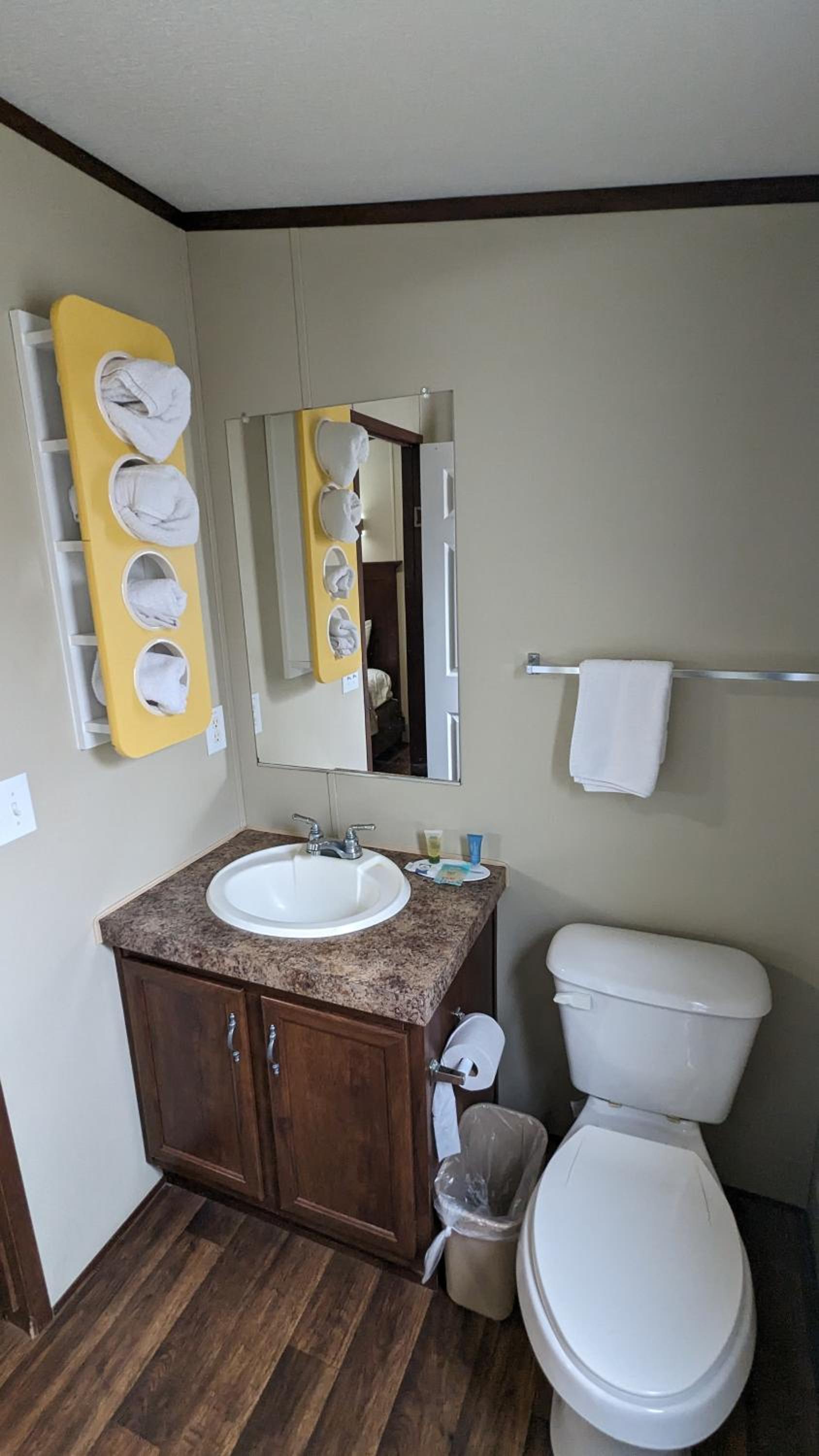 Hillcrest Inn & Suites Ozona view 3