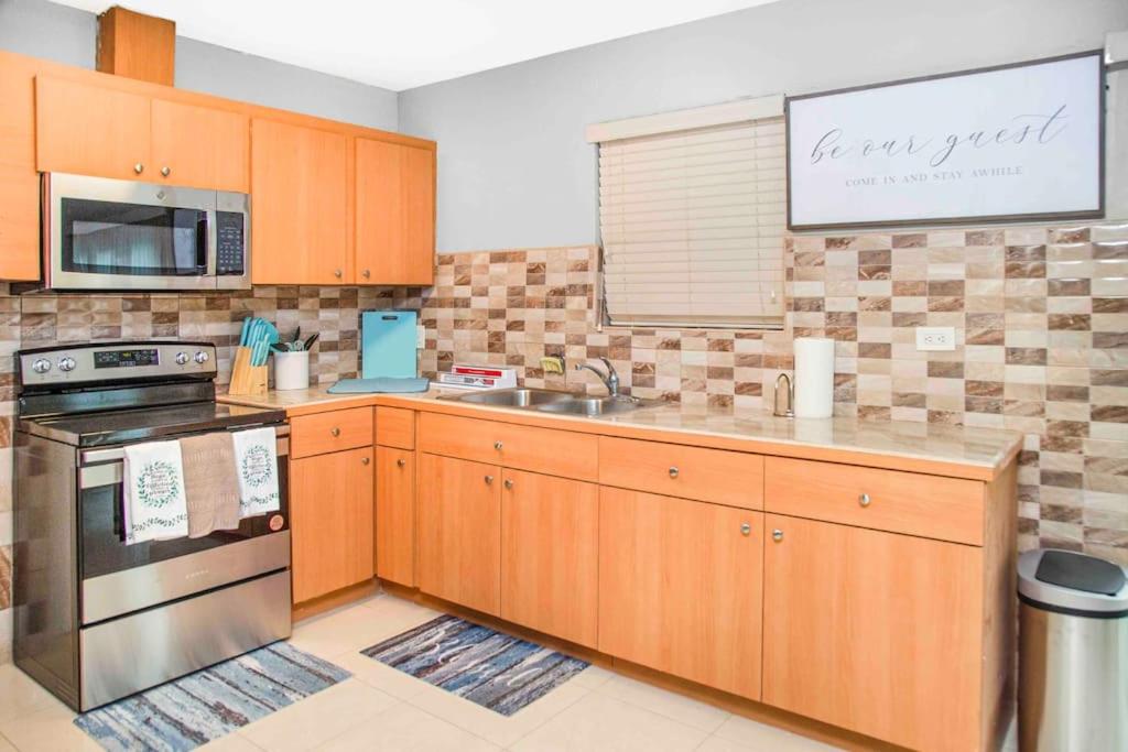 Miami 3BR Cozy Home w/ Spacious Yard
