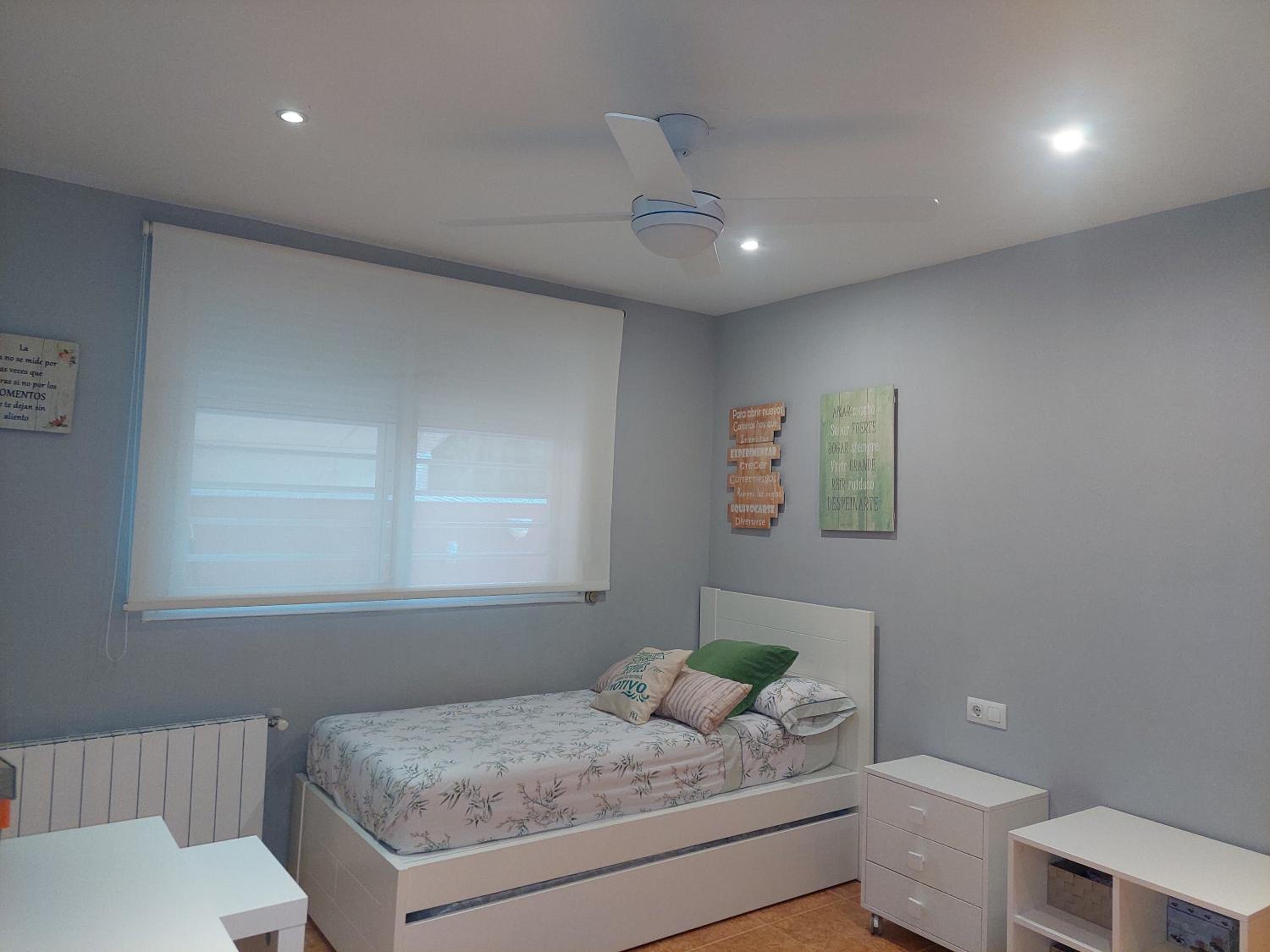 Chalet con piscina en Liria