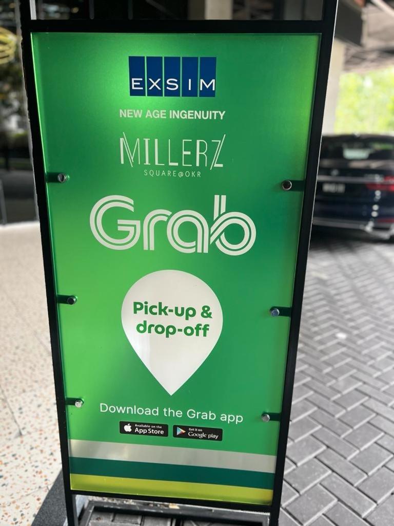 Millerz Suite 3R2B Condo Near MidValley 3 Beds 3 Bedrooms Staycation Best Choice